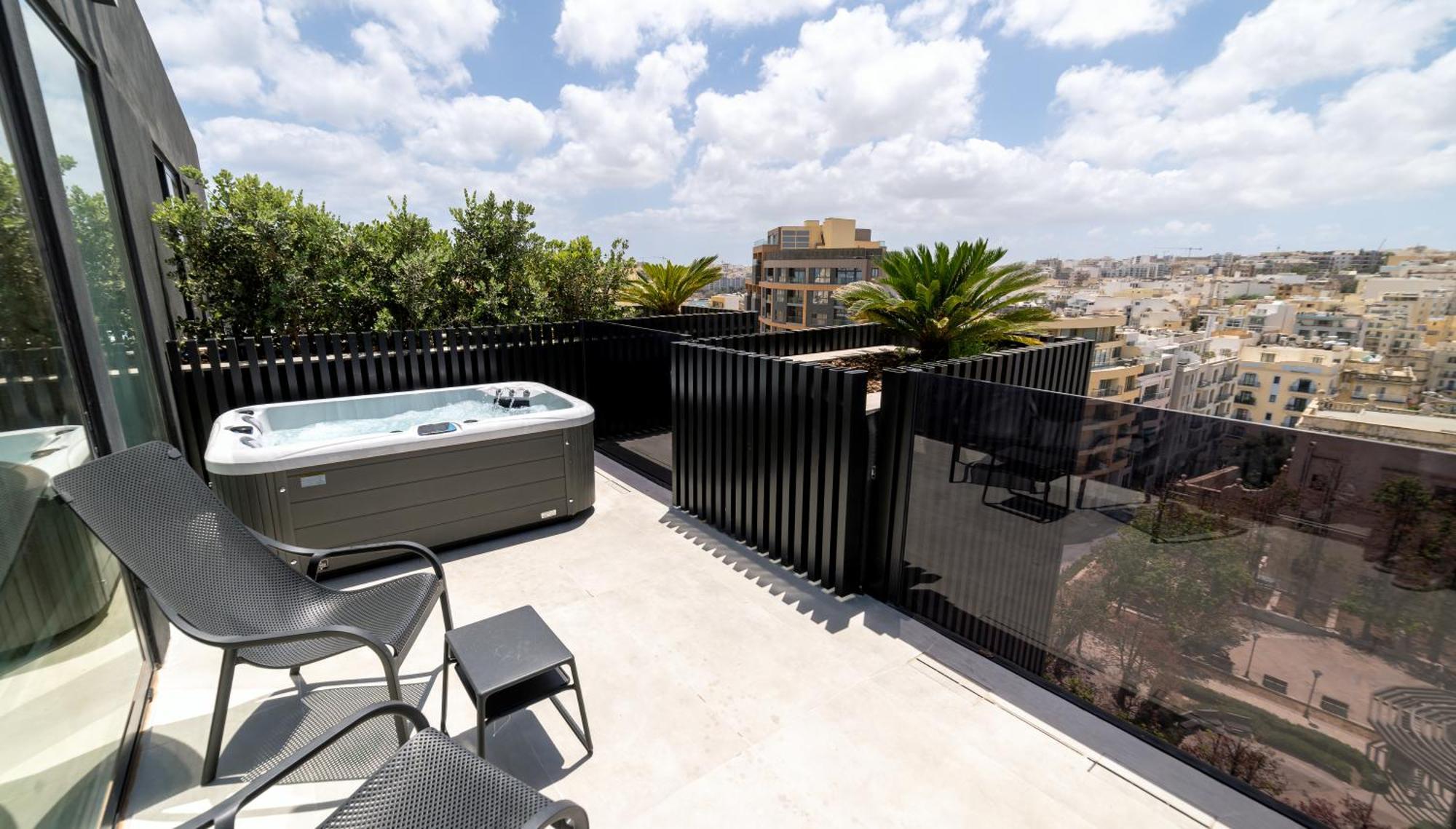 Penthouse Hot Tub