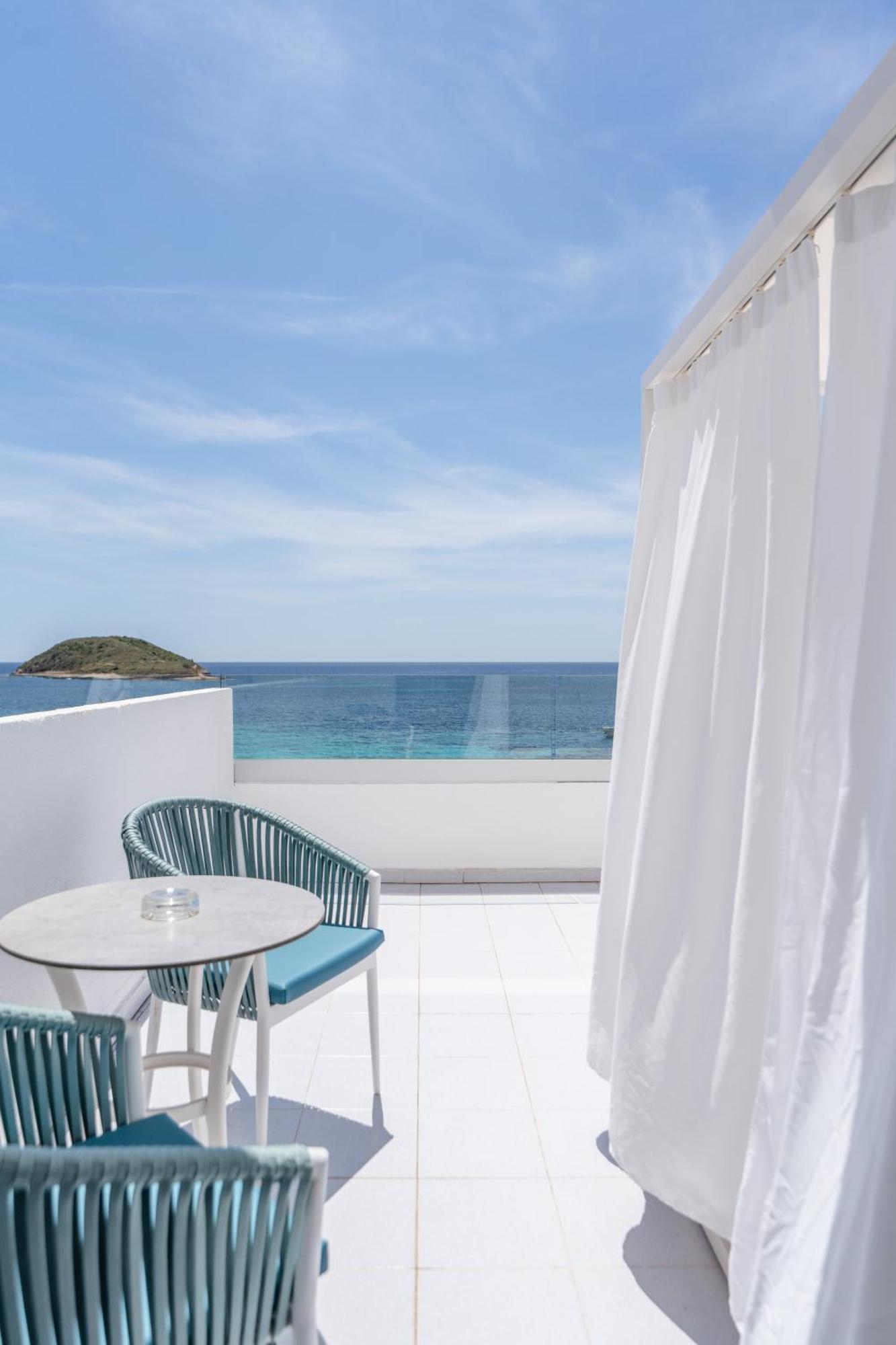 Junior Suite Spa Bath Balibed Terrace Spa Access