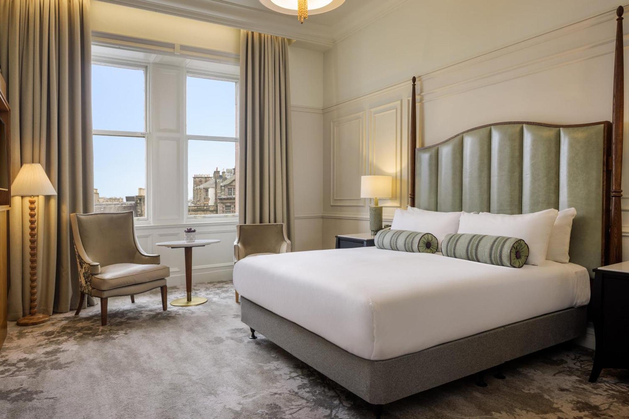 Deluxe King Room Mobility Accessible,1672564630:JPEG
