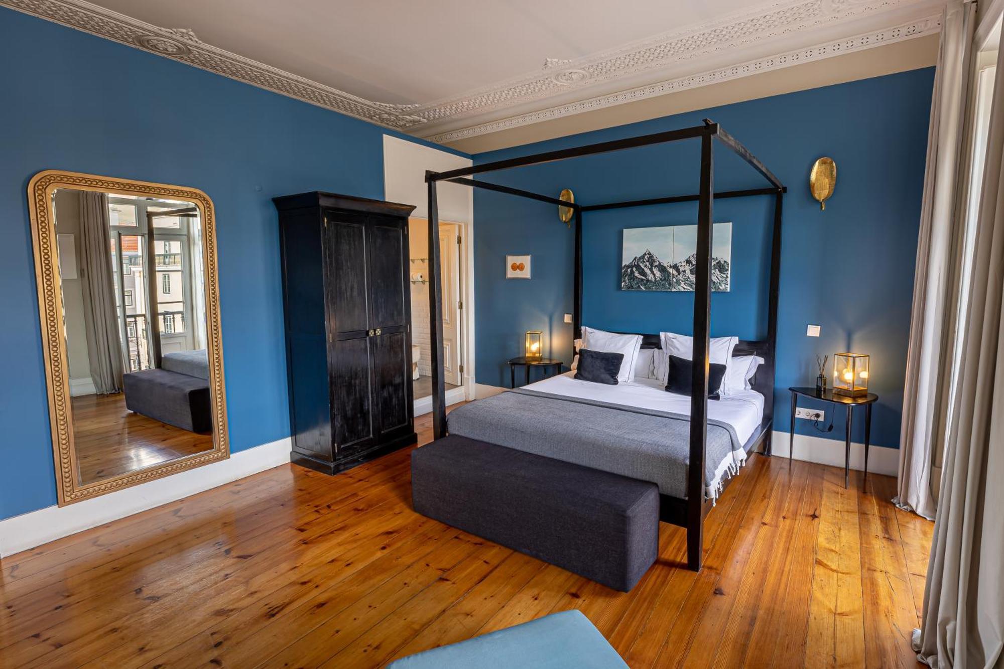 Deluxe Room Square View