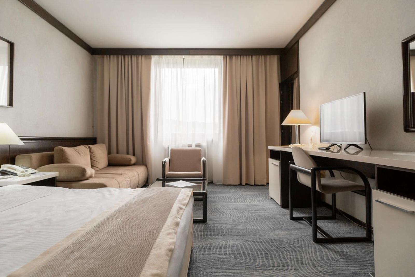 Three-Bedroom Suite,1673657468:JPEG