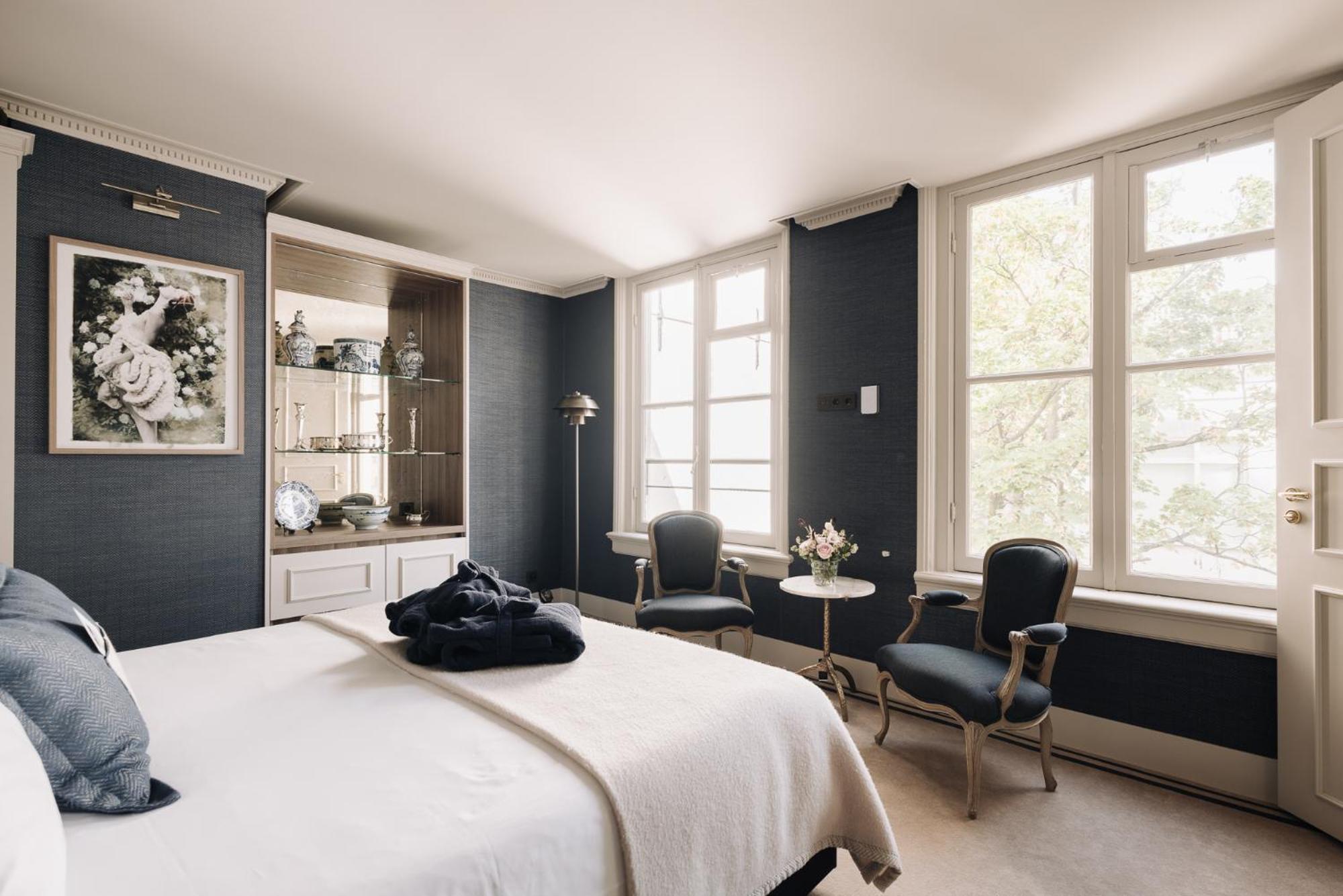 Executive Double Room Grand Merchant Canal View Bath