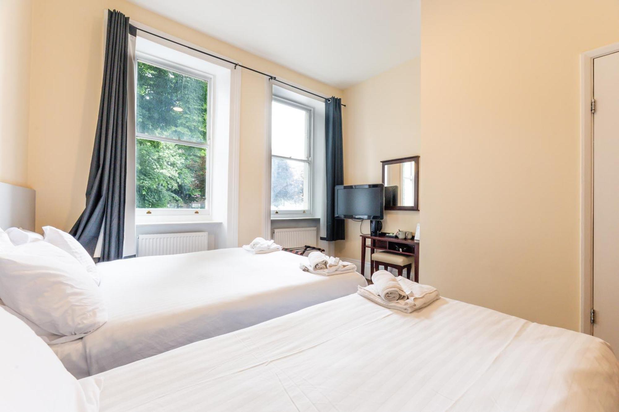 Triple Room,1673940286:JPEG