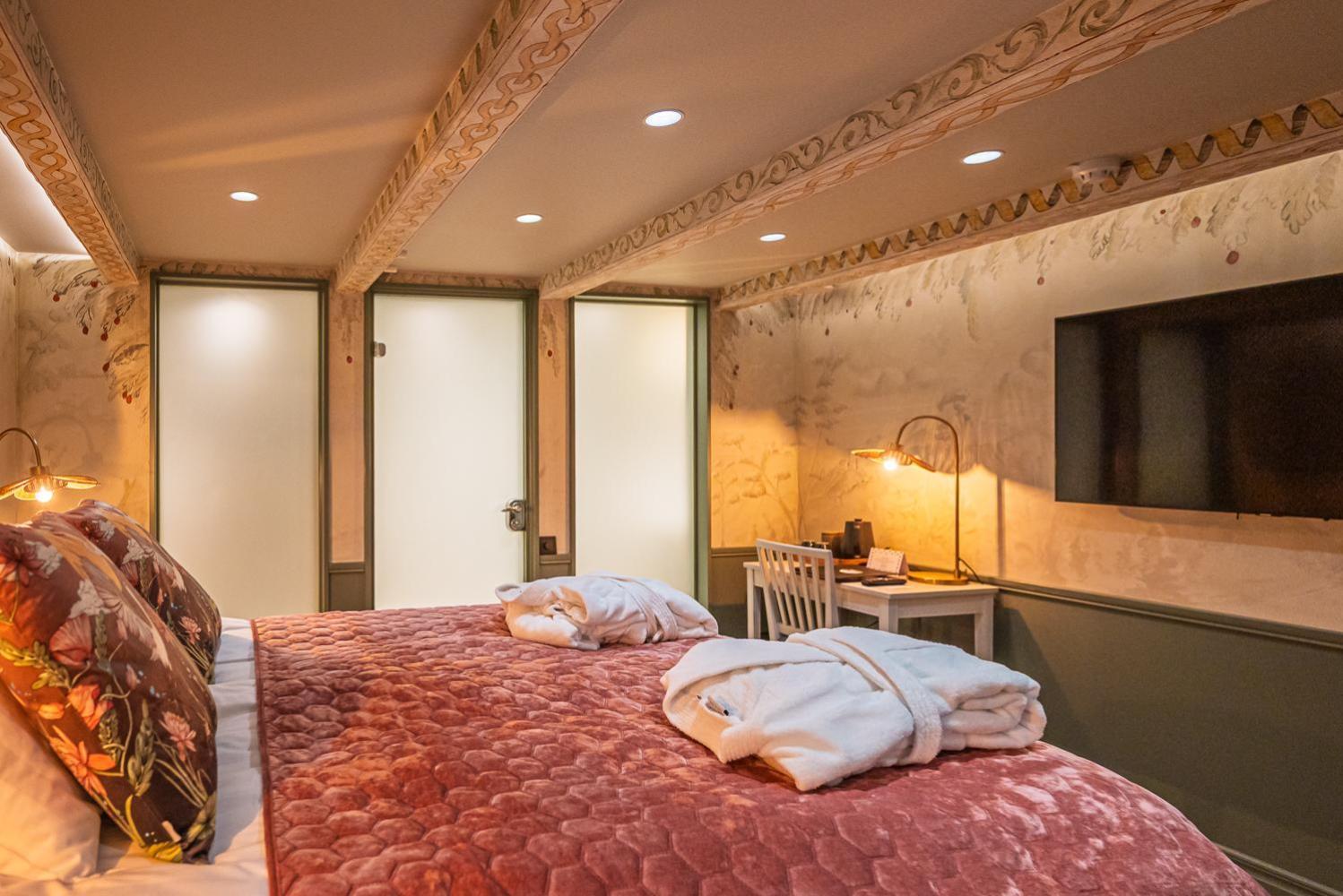 The 17th-Century Cellar - No Window,1674712137:JPEG