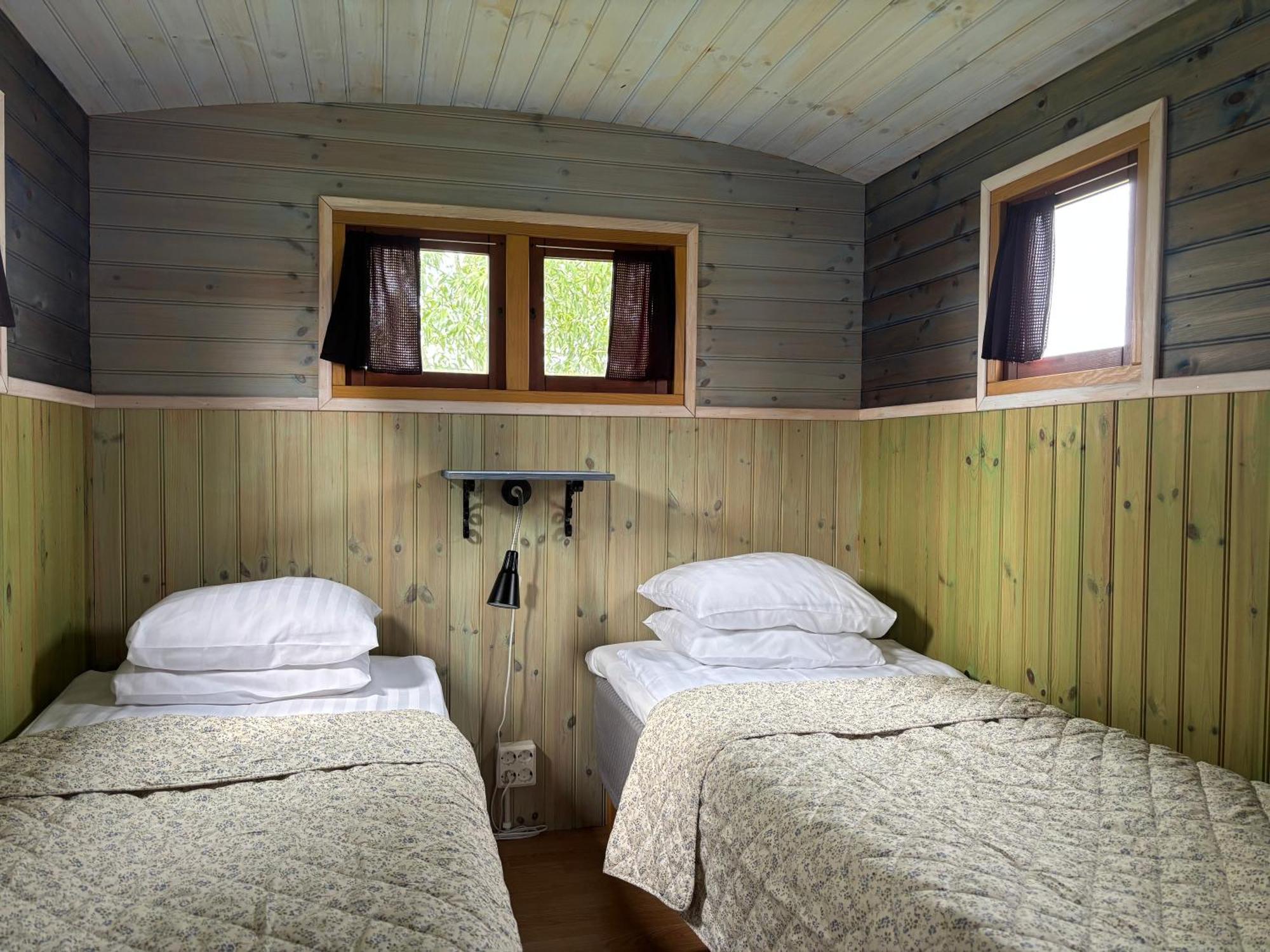 Small Cottage,1674732667:JPEG