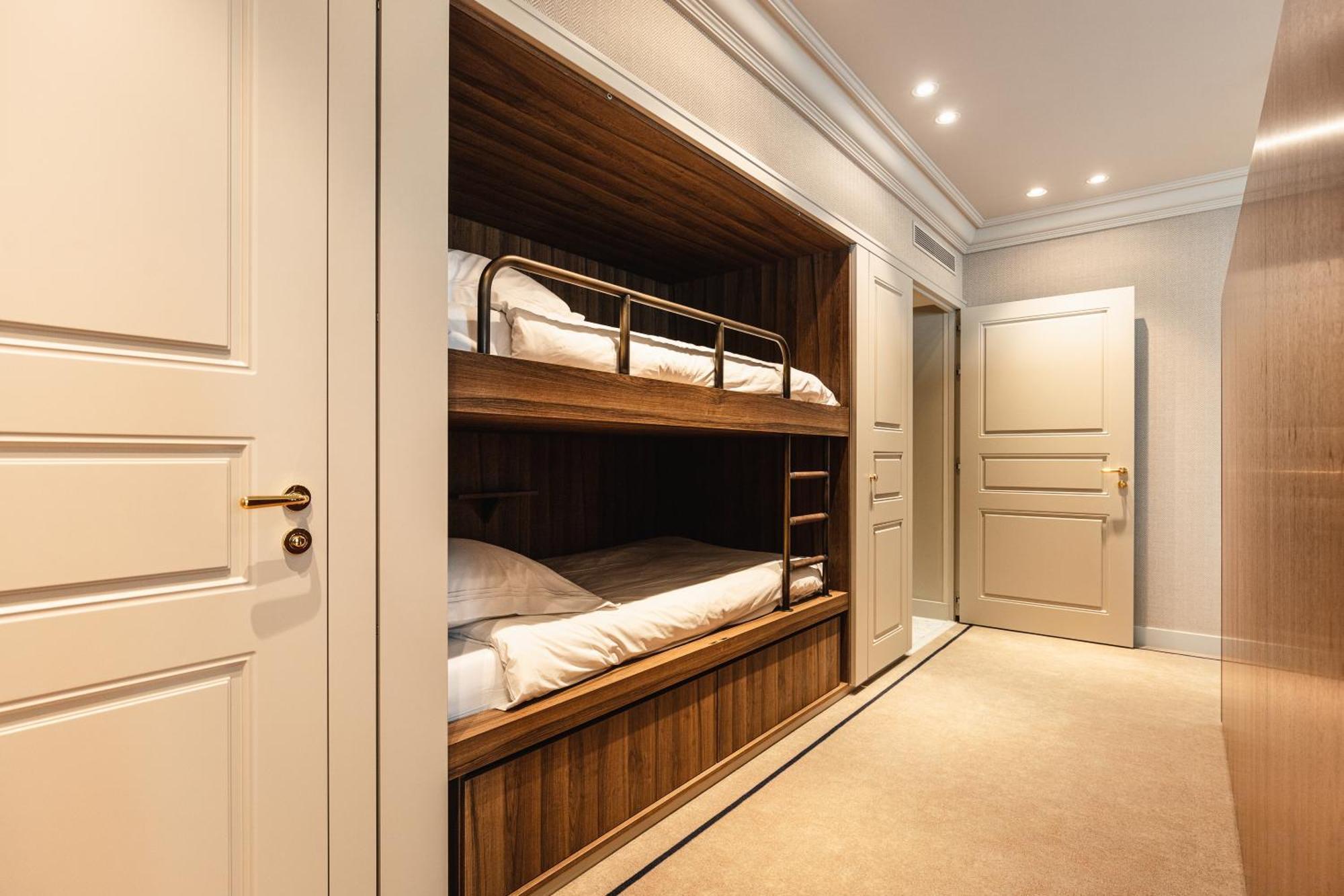 Executive Room Grand Room Garden View Bath