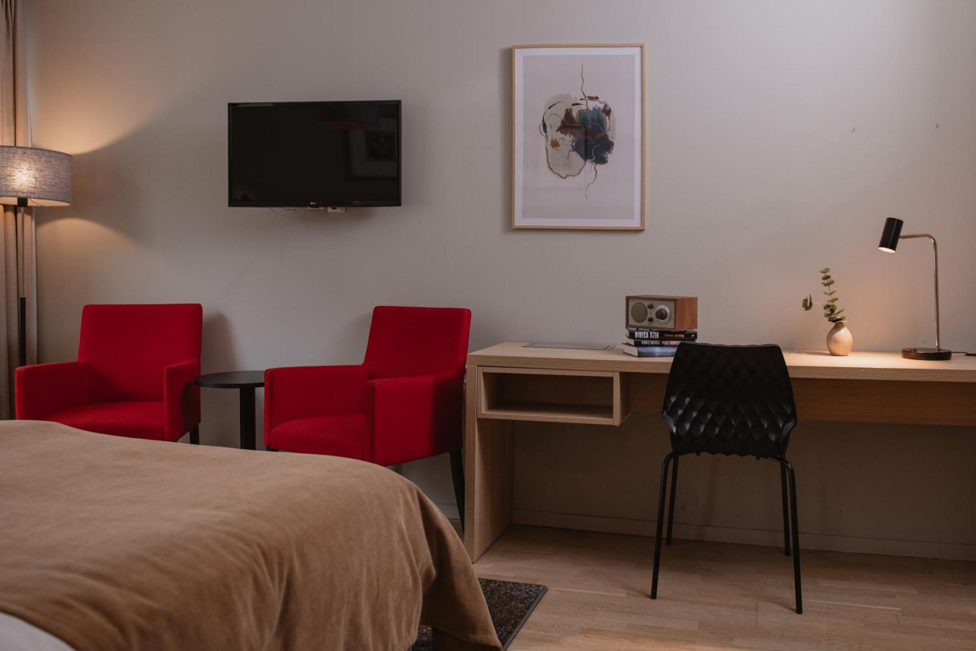 Family Room,1676727481:JPEG
