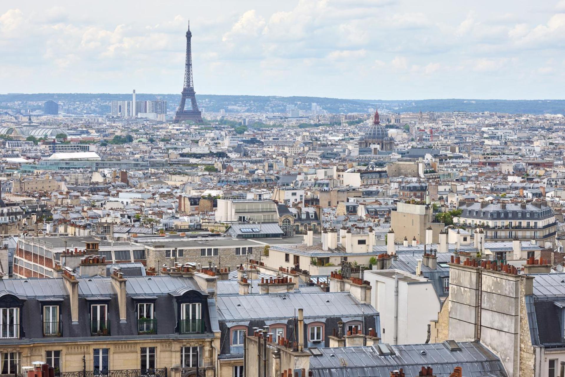 Superior Triple Room Balcony Eiffel Tower Sacre Coeur View