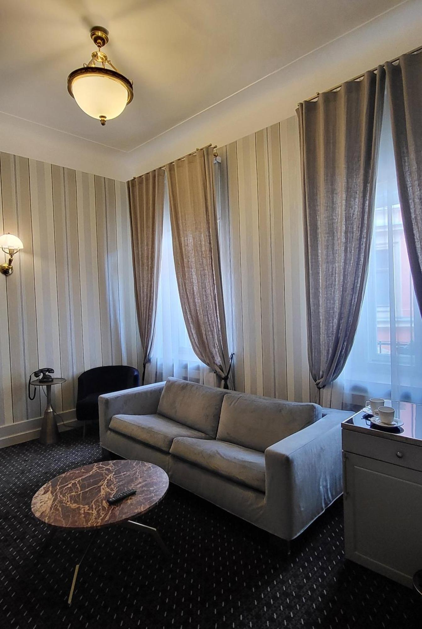 Deluxe Family Suite