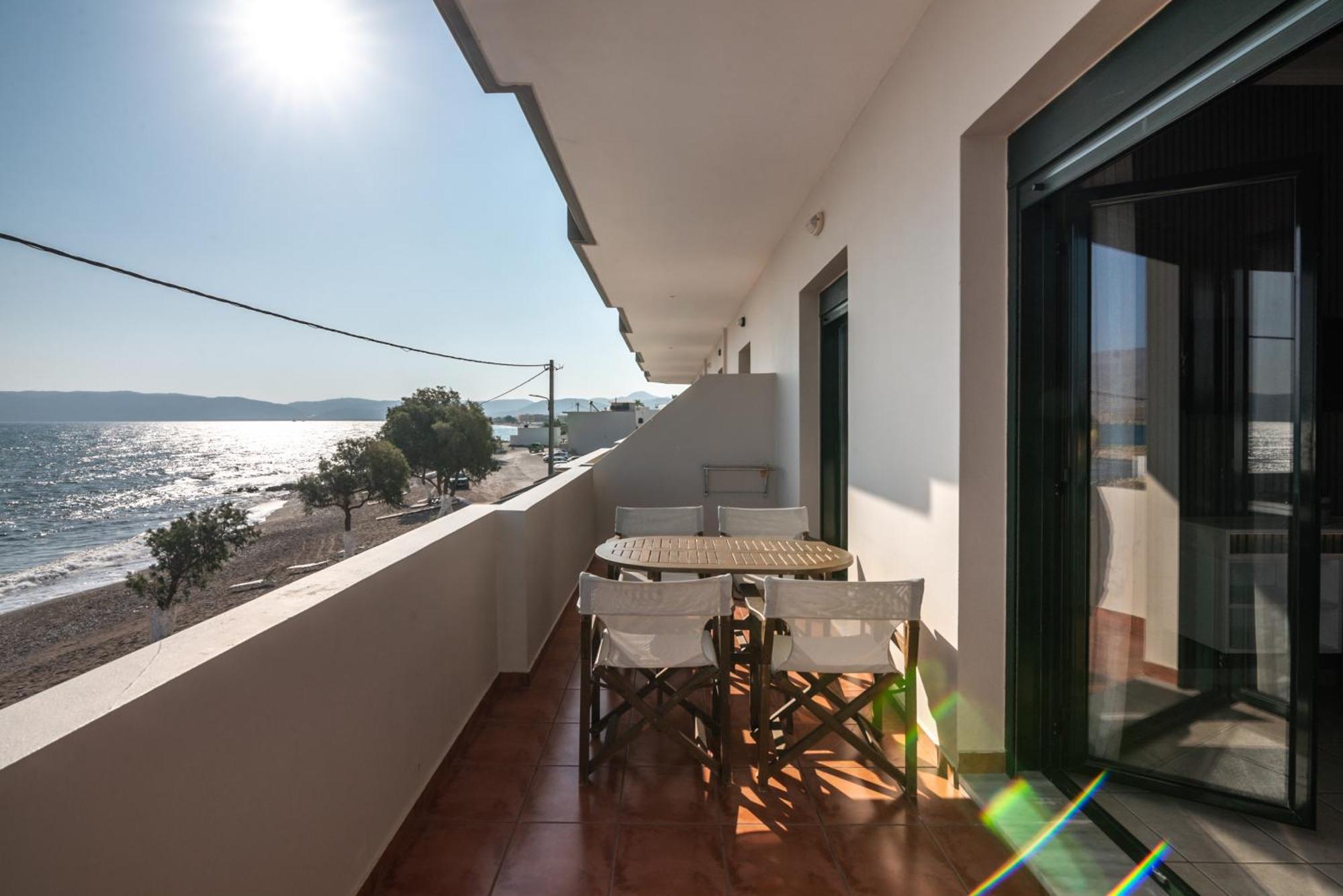 Family Two-Bedroom Apartment Sea Front