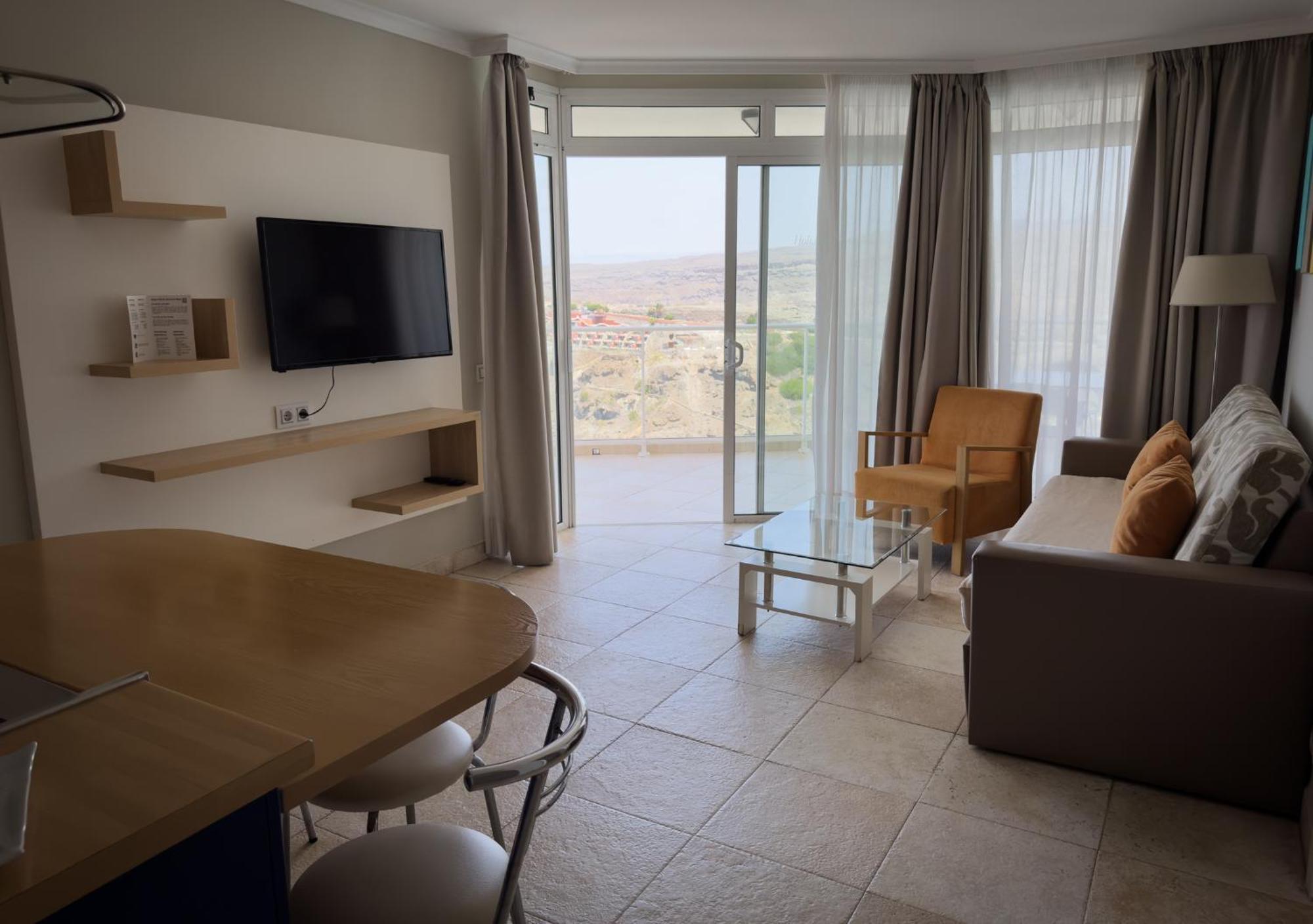 ! Bedroom Apartment with Seaview,1679610179:JPEG