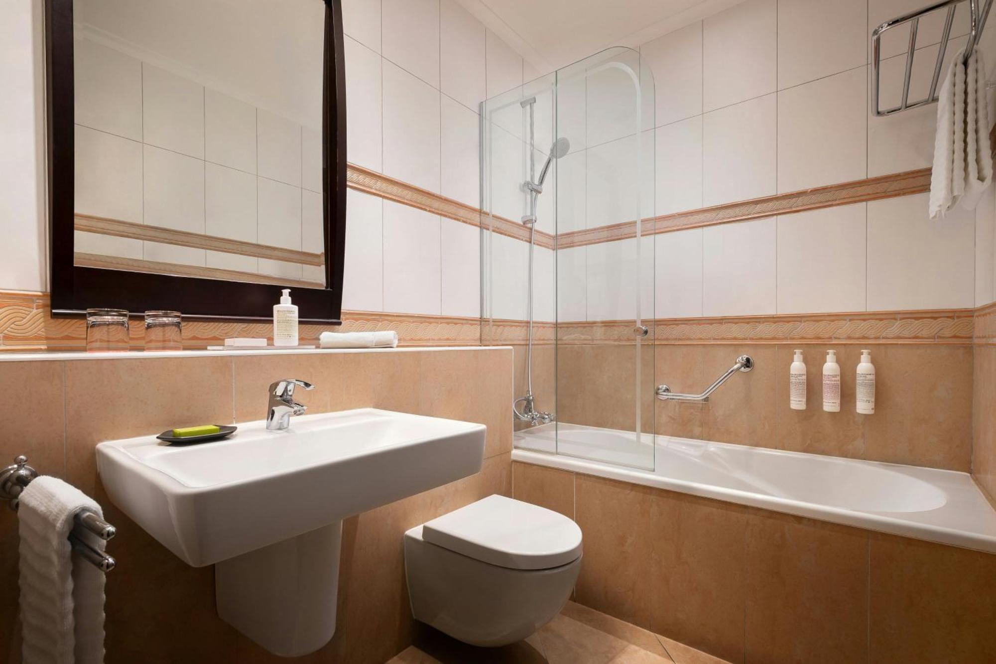 Superior Double Room Two Double Beds City View High Floor