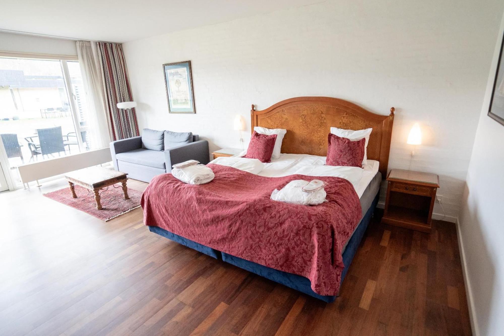 Superior Double Room,1681713083:JPEG