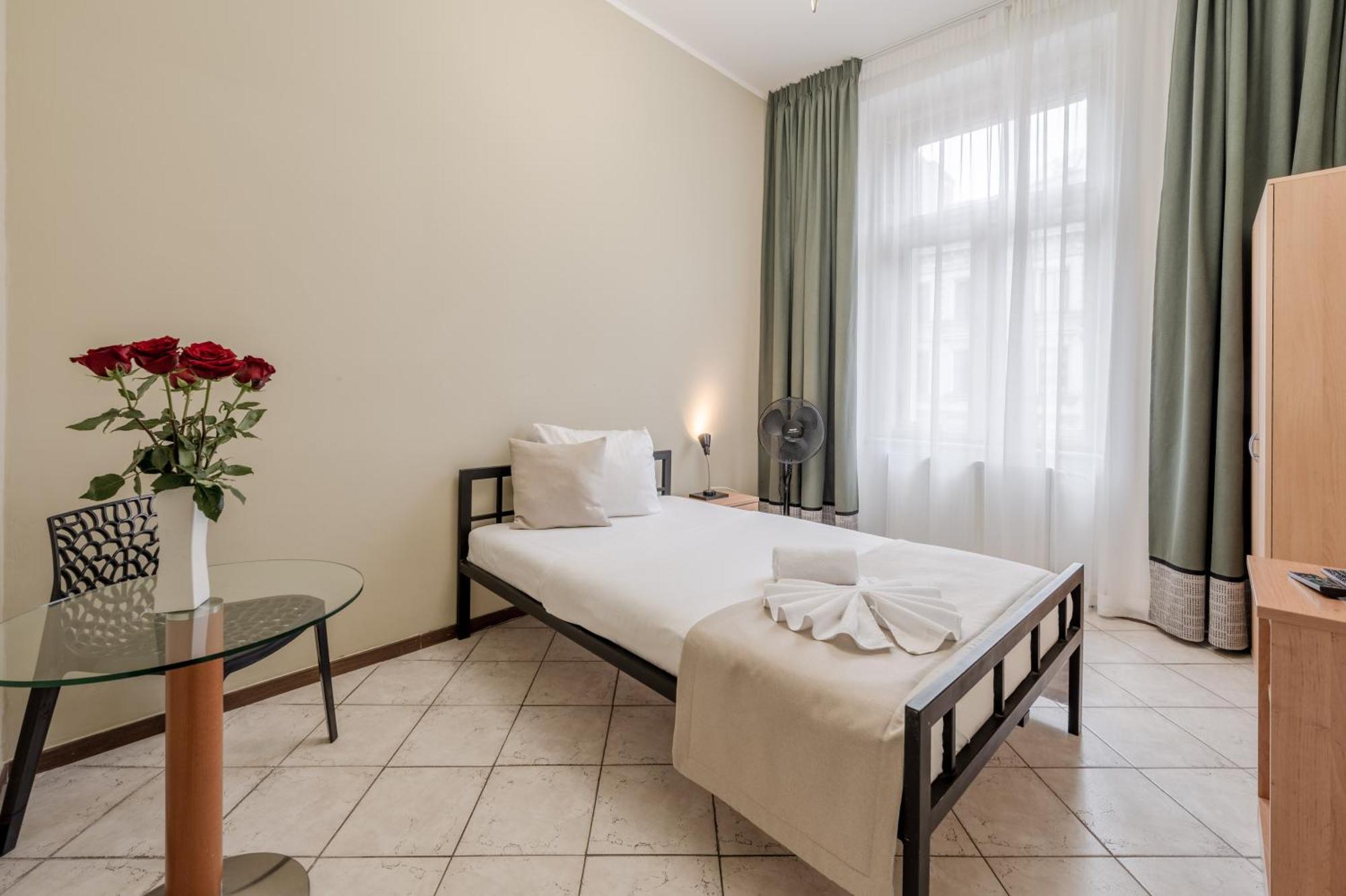 Single Room,1681714341:JPEG