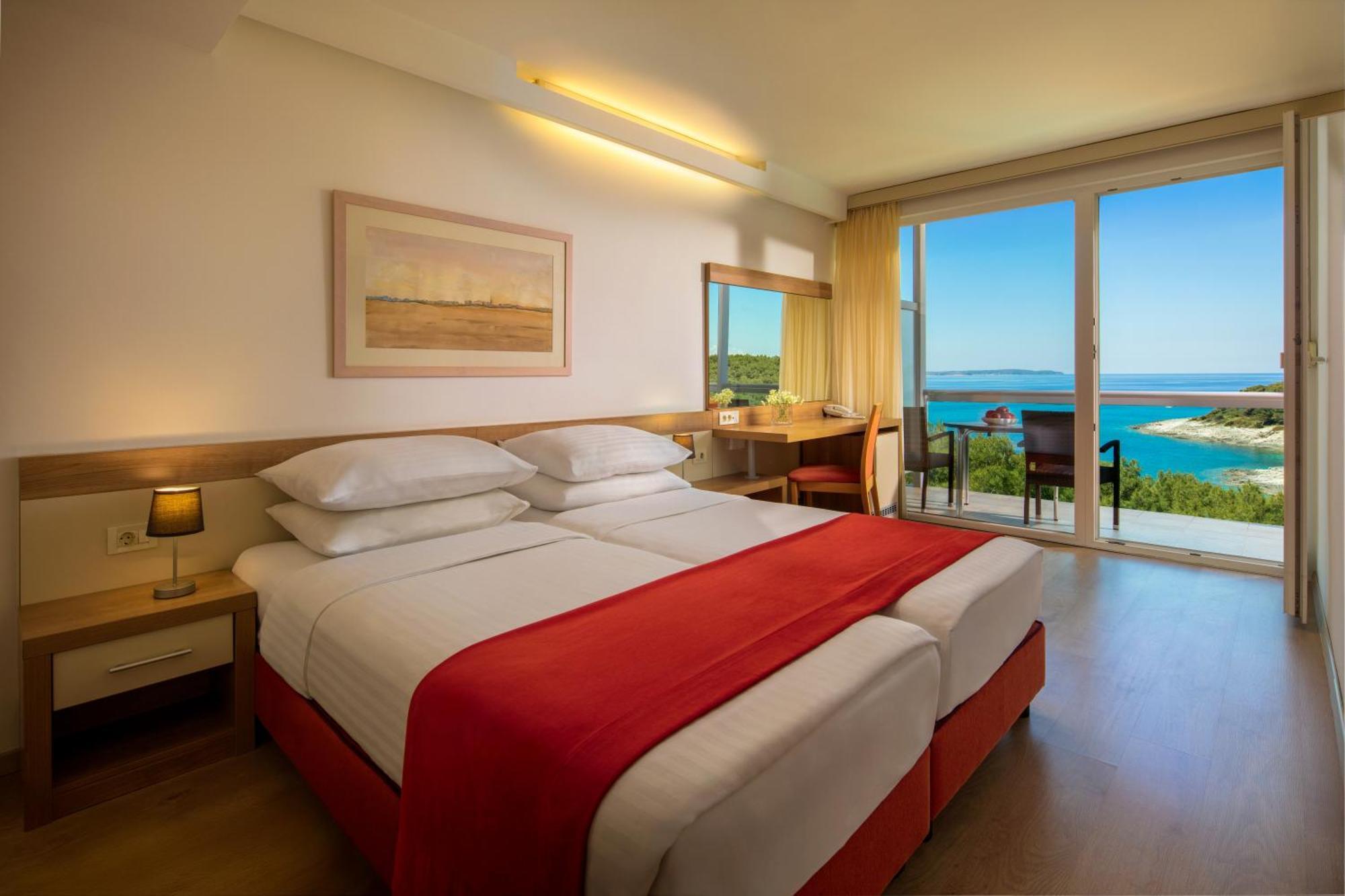 Suite Balcony Sea Side