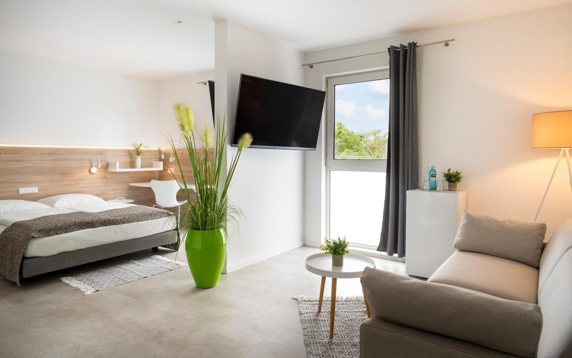 Studio,1681718020:JPEG