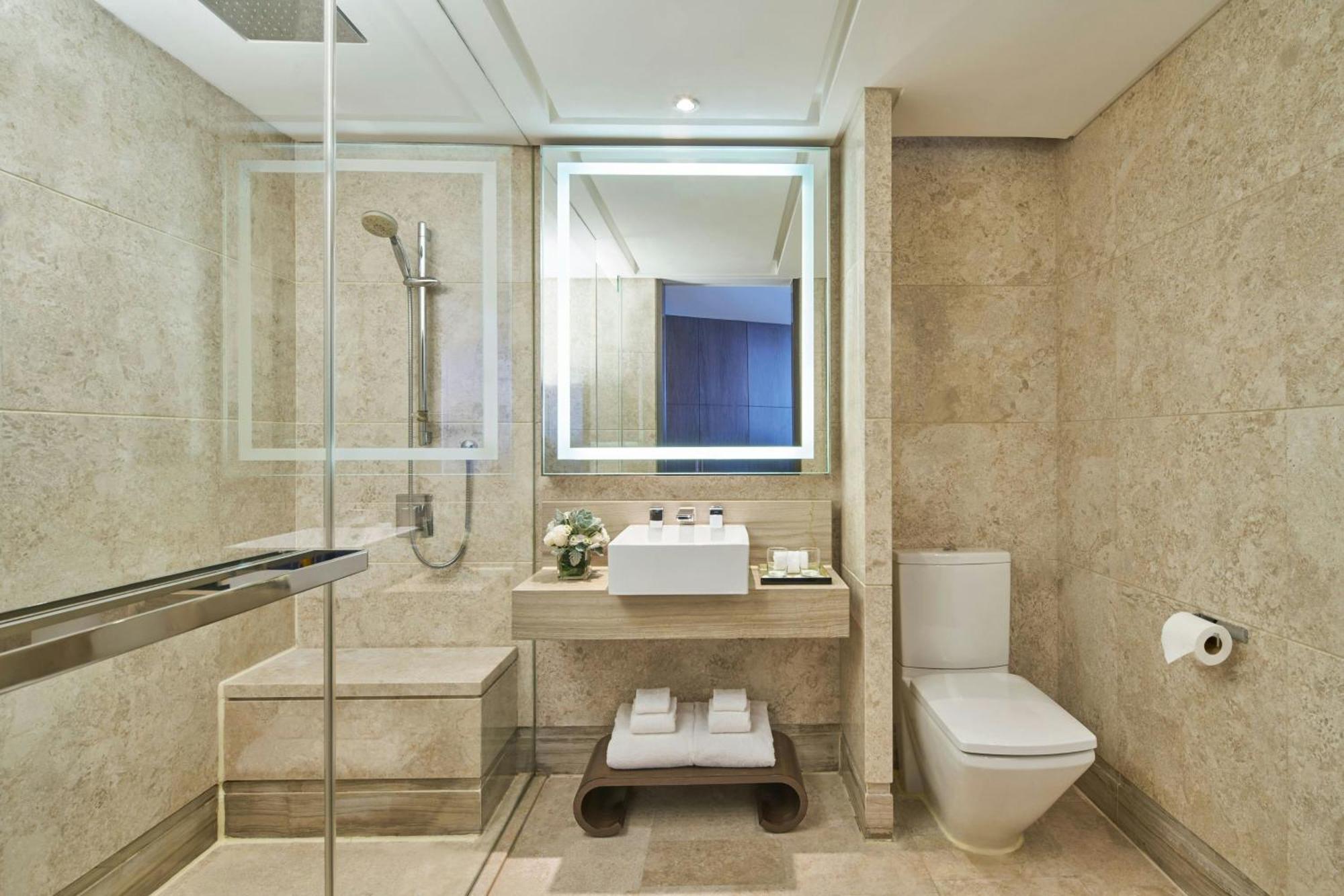 Executive Club, High Floor, Club Lounge Access