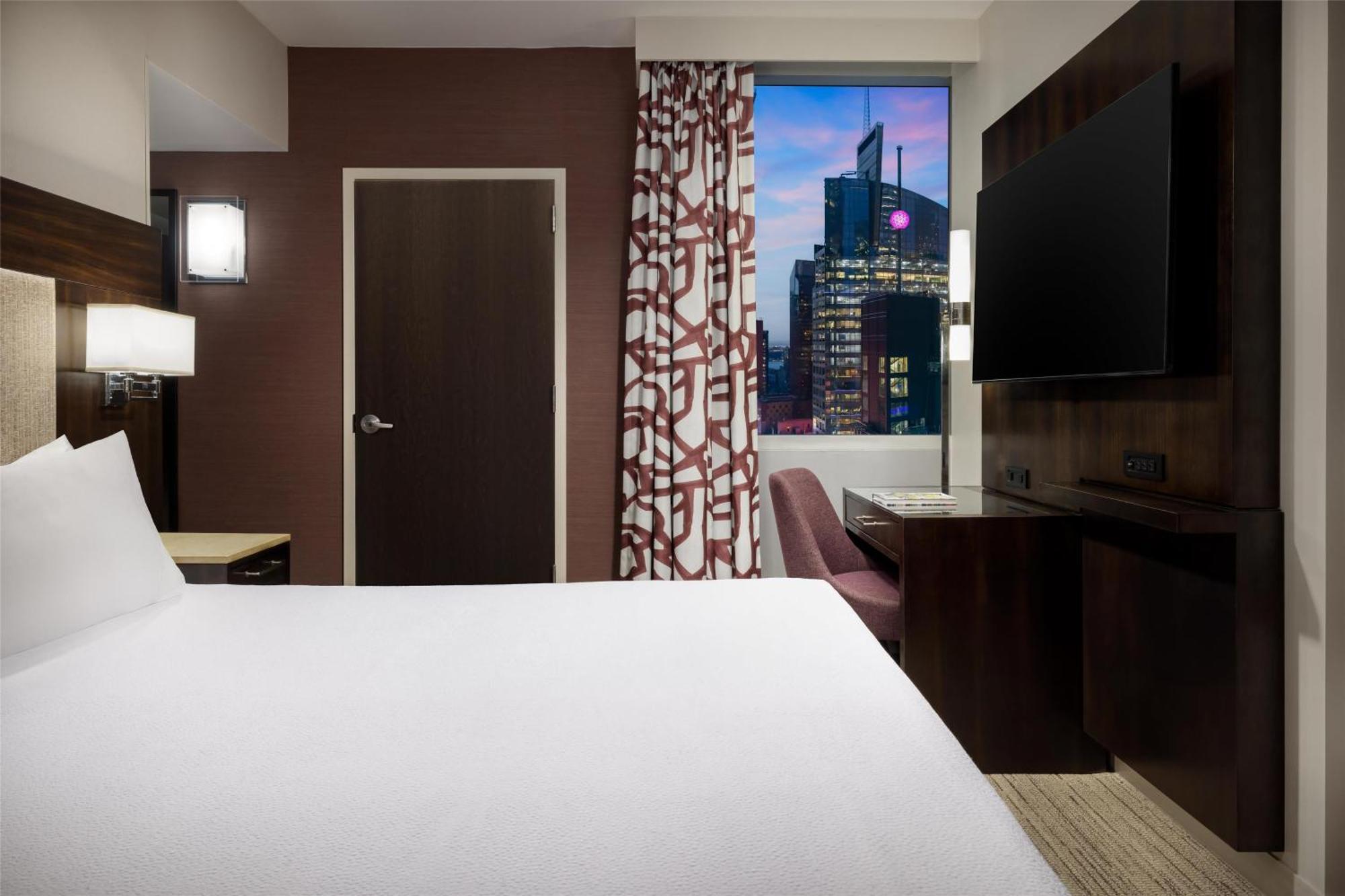 King Corner Room Times Square View