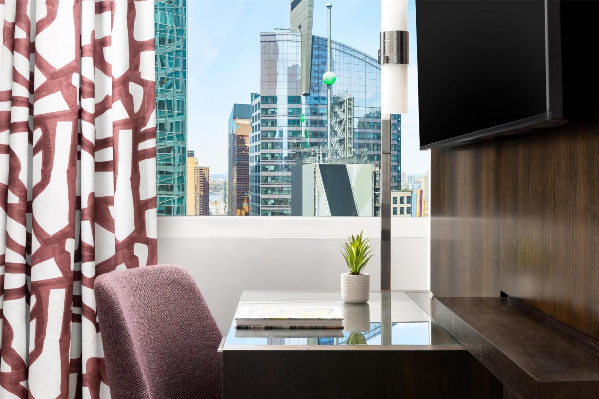 King Corner Room Times Square View