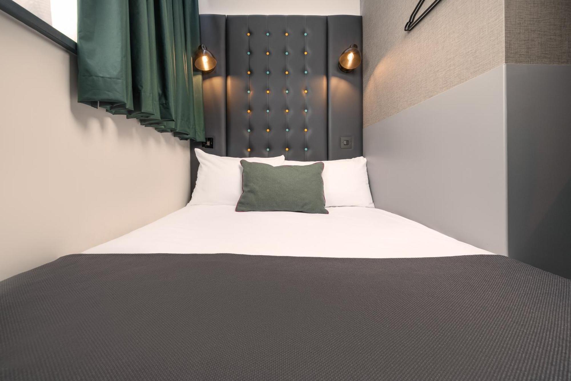 Cosy Single Room Window