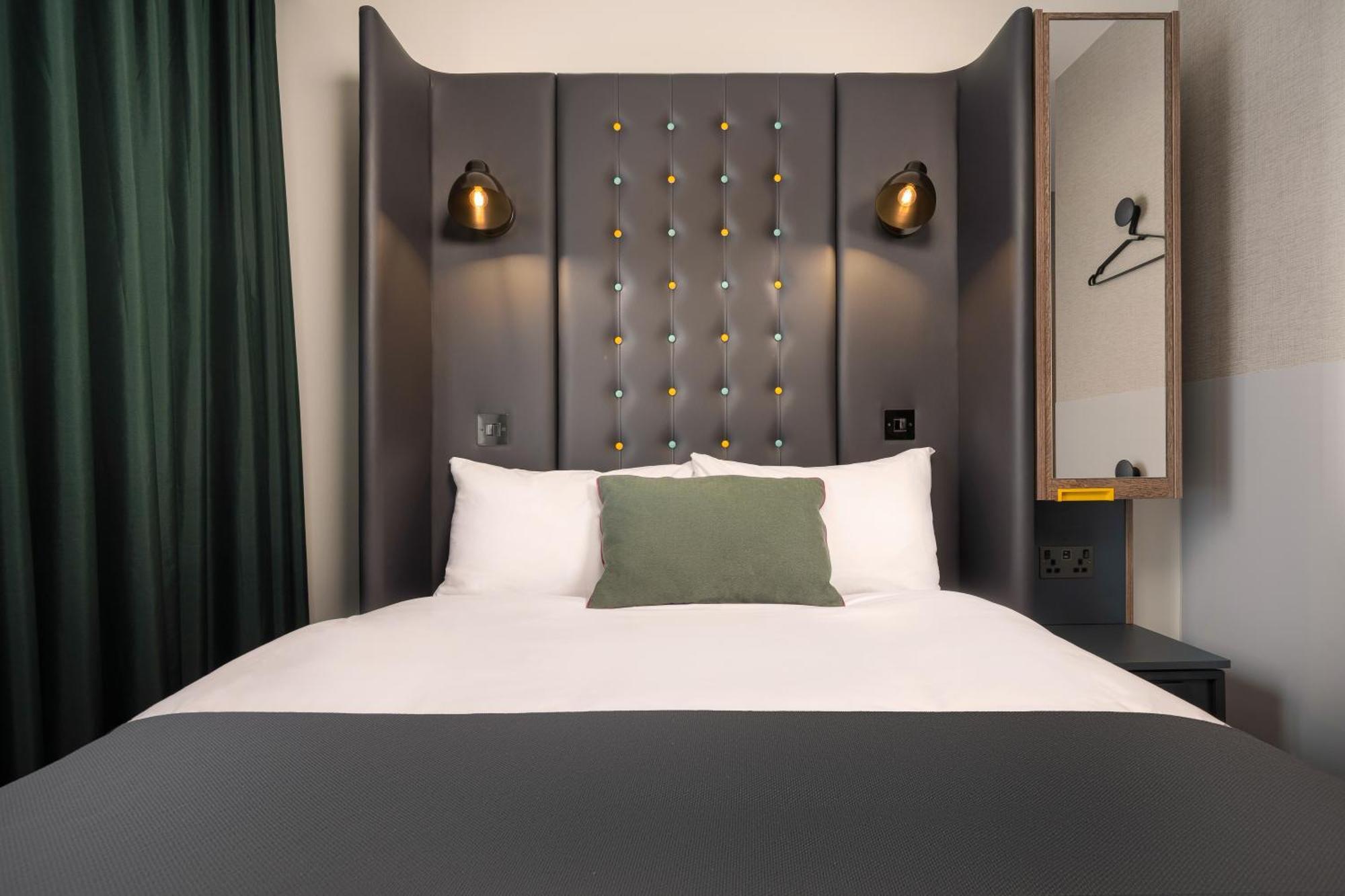 Cosy Double Room Window