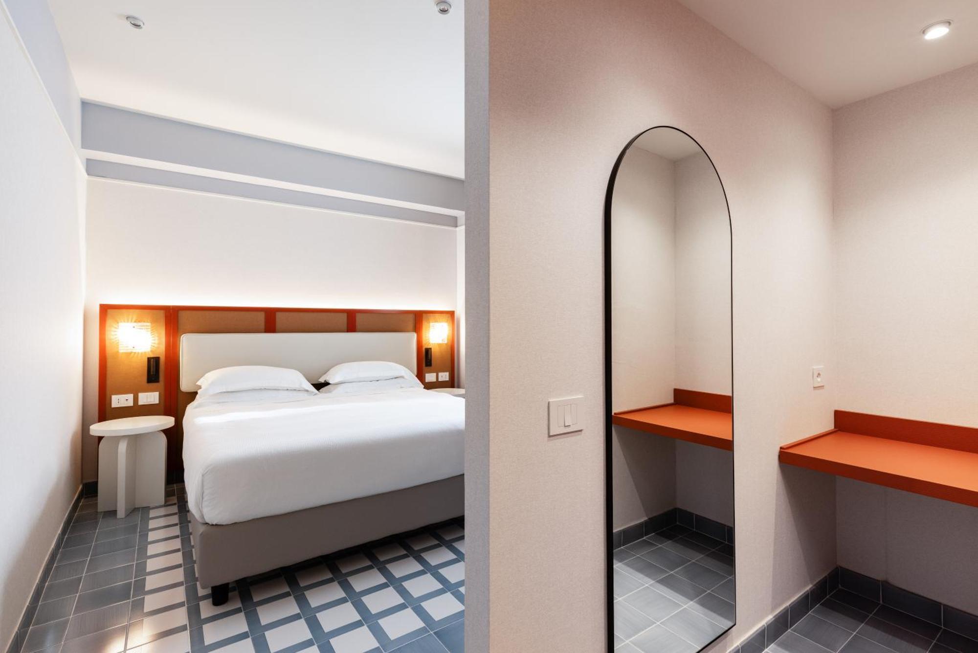 Suite,1682931762:JPEG