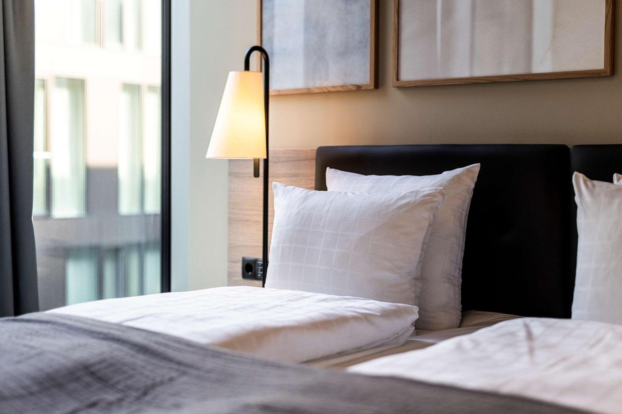 Standard King Room - Wellness and pool access excluded,1682998163:JPEG