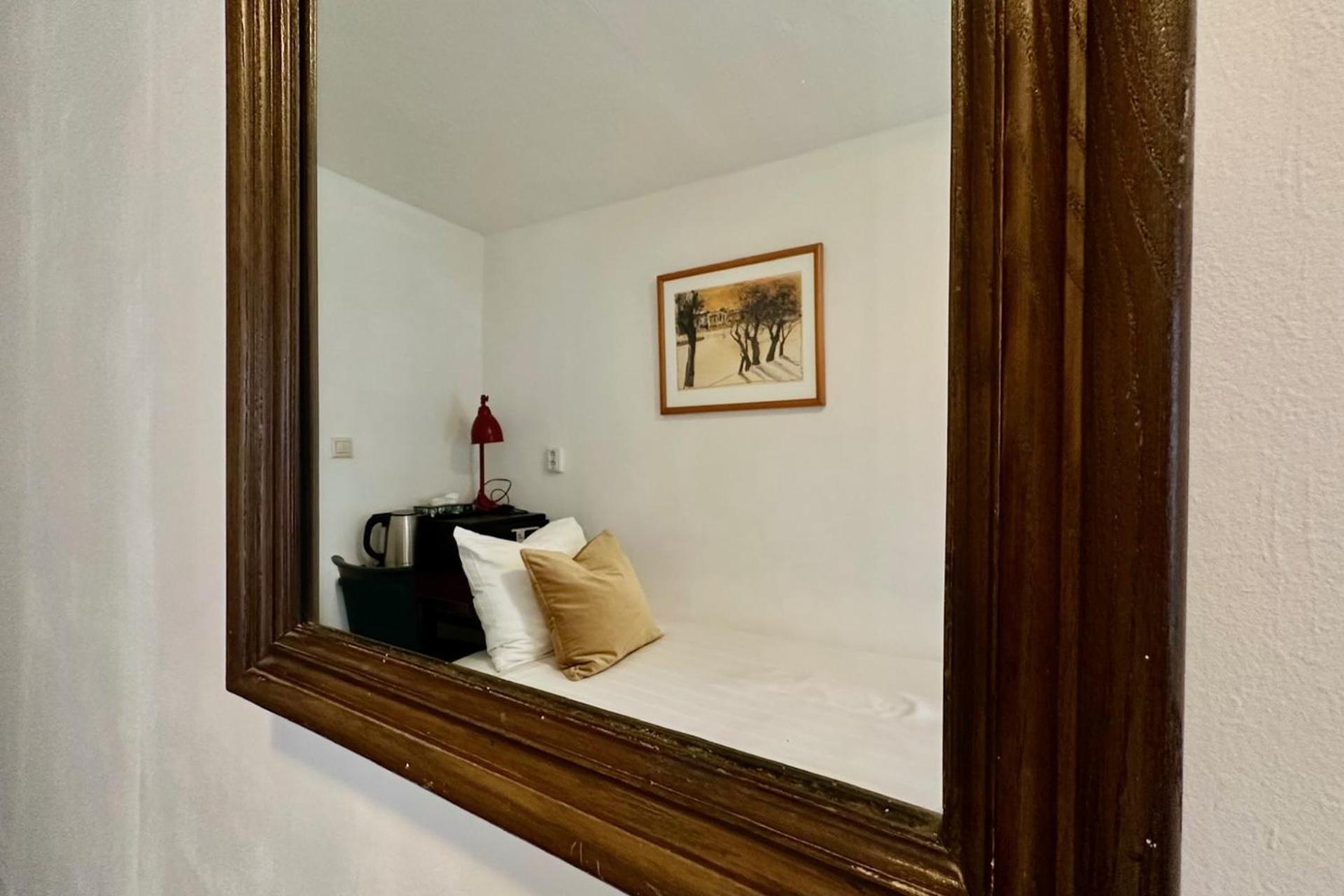 Single Room Private Bathroom