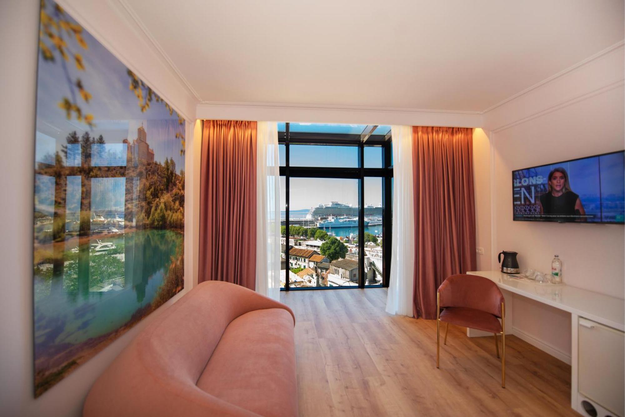 Deluxe Suite Sea View