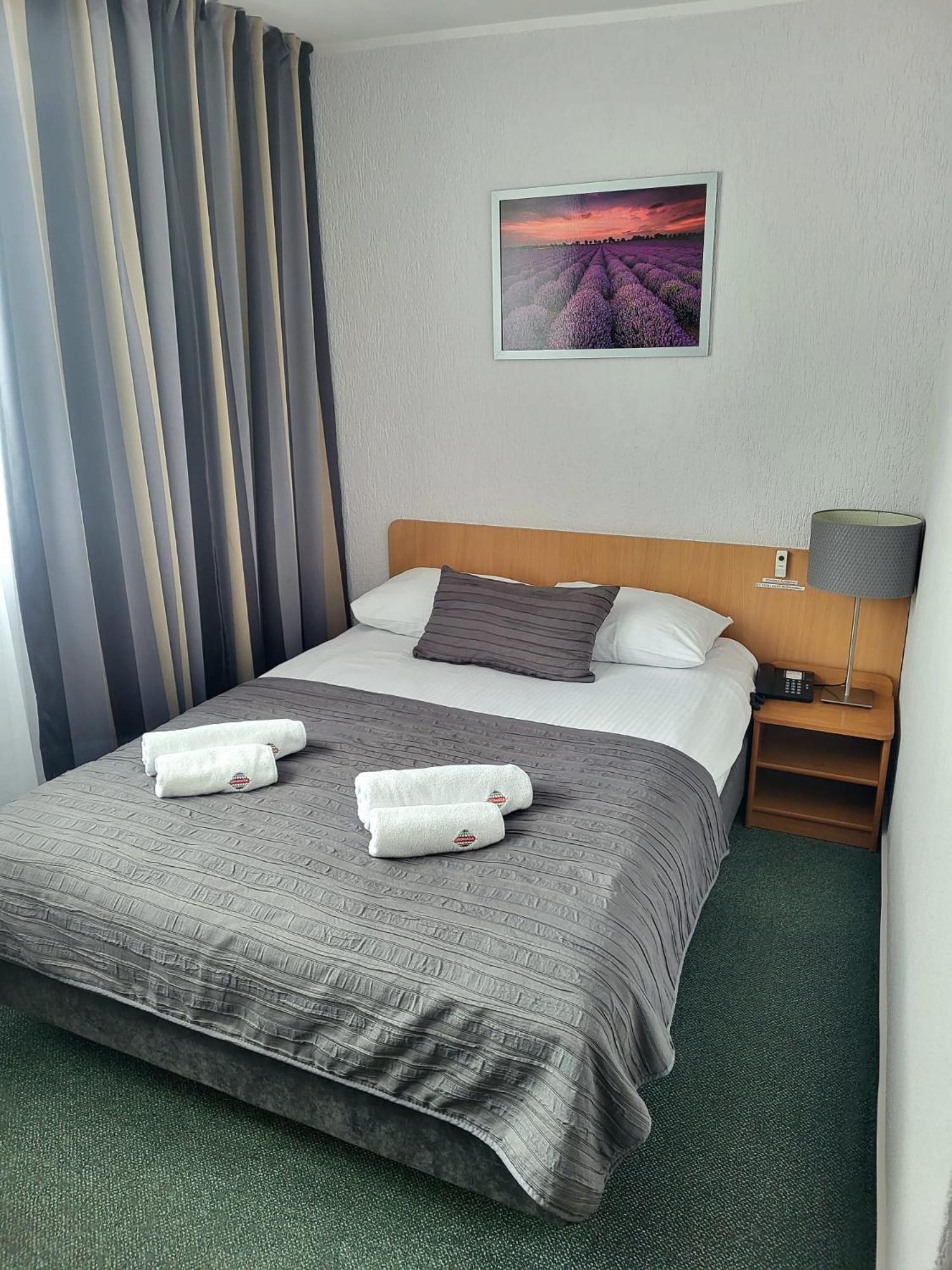 Queen Room Disability Access,1686423441:JPEG