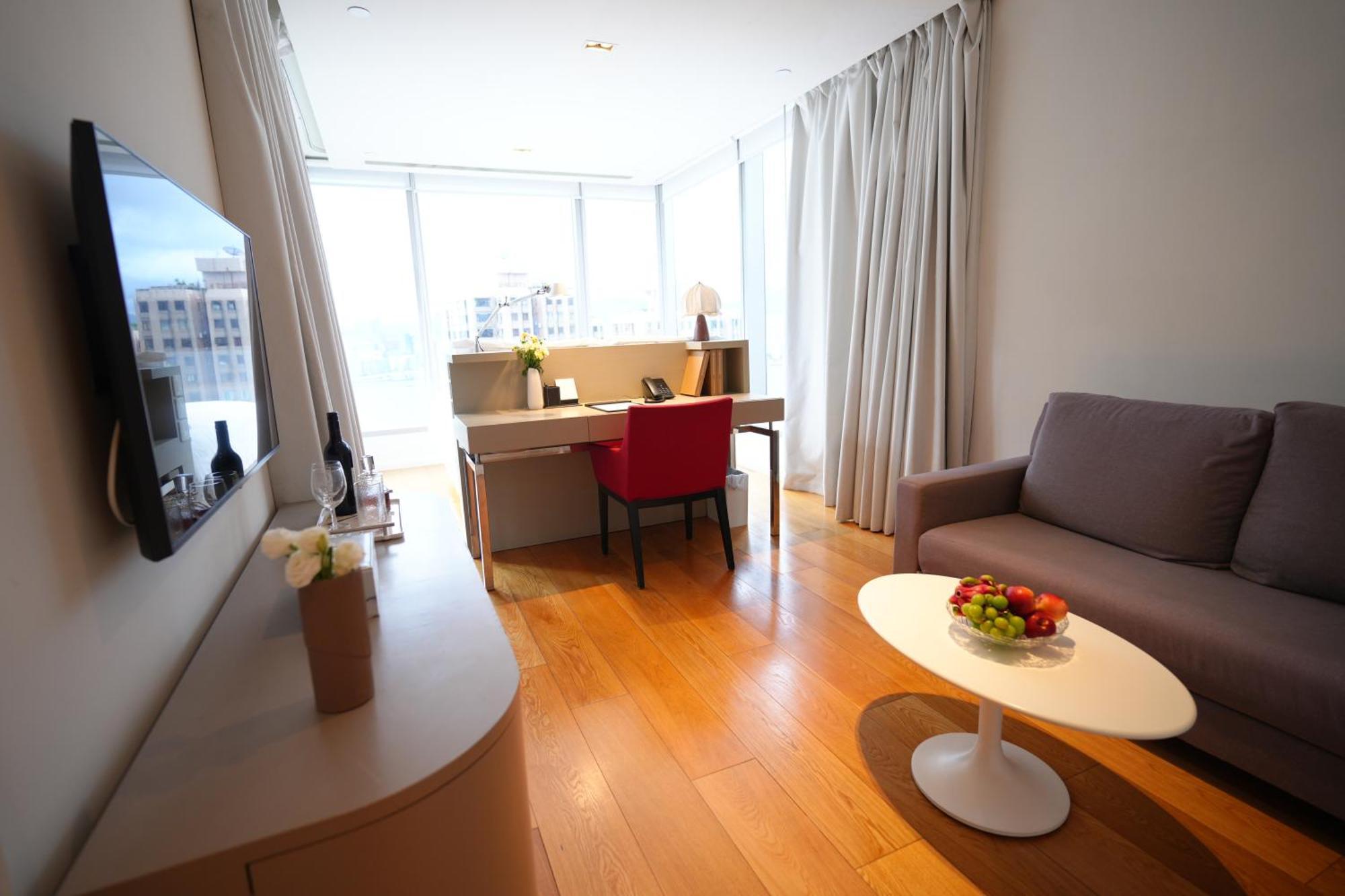 Deluxe Queen Room