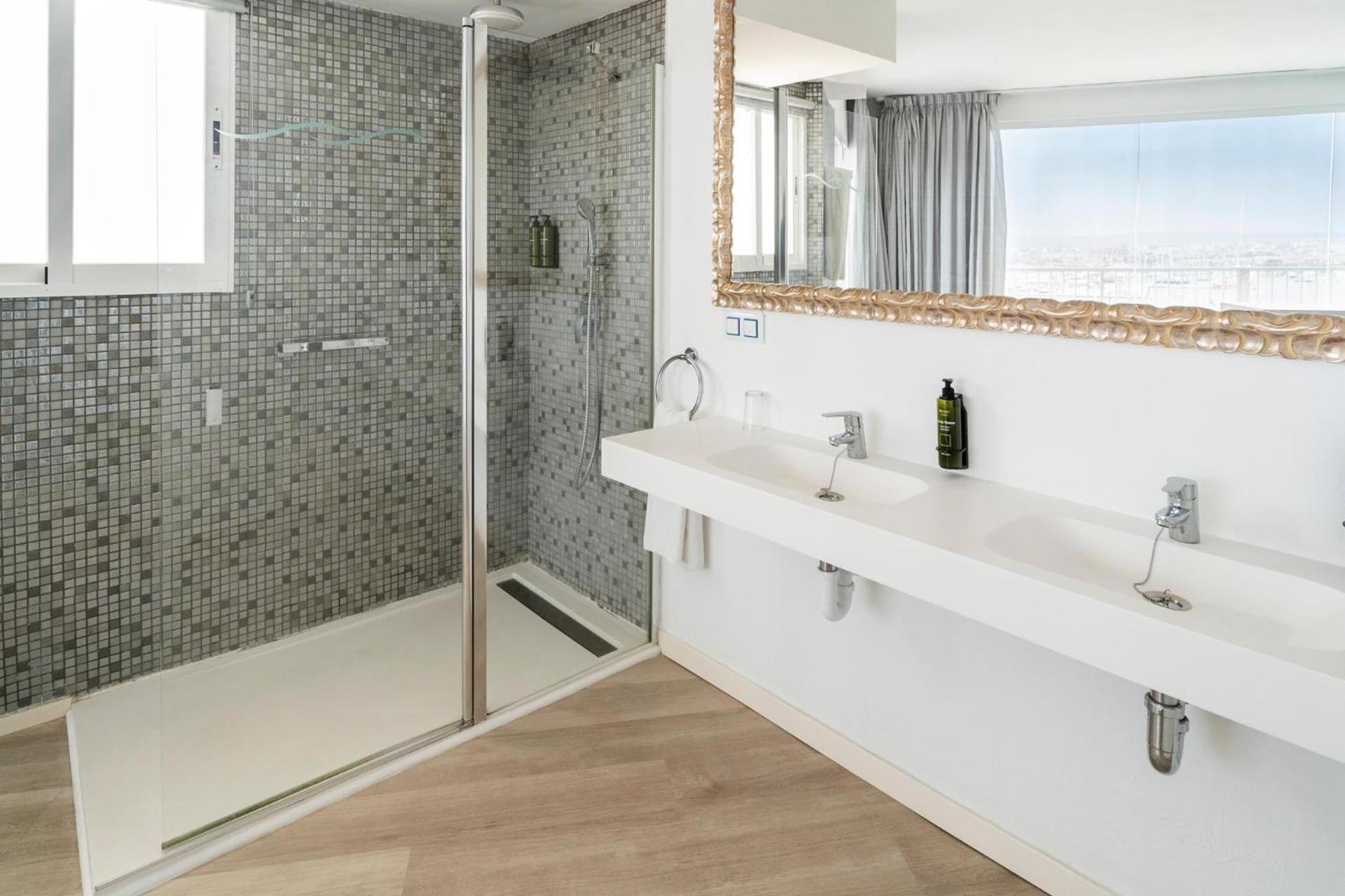 Deluxe Suite Sea View
