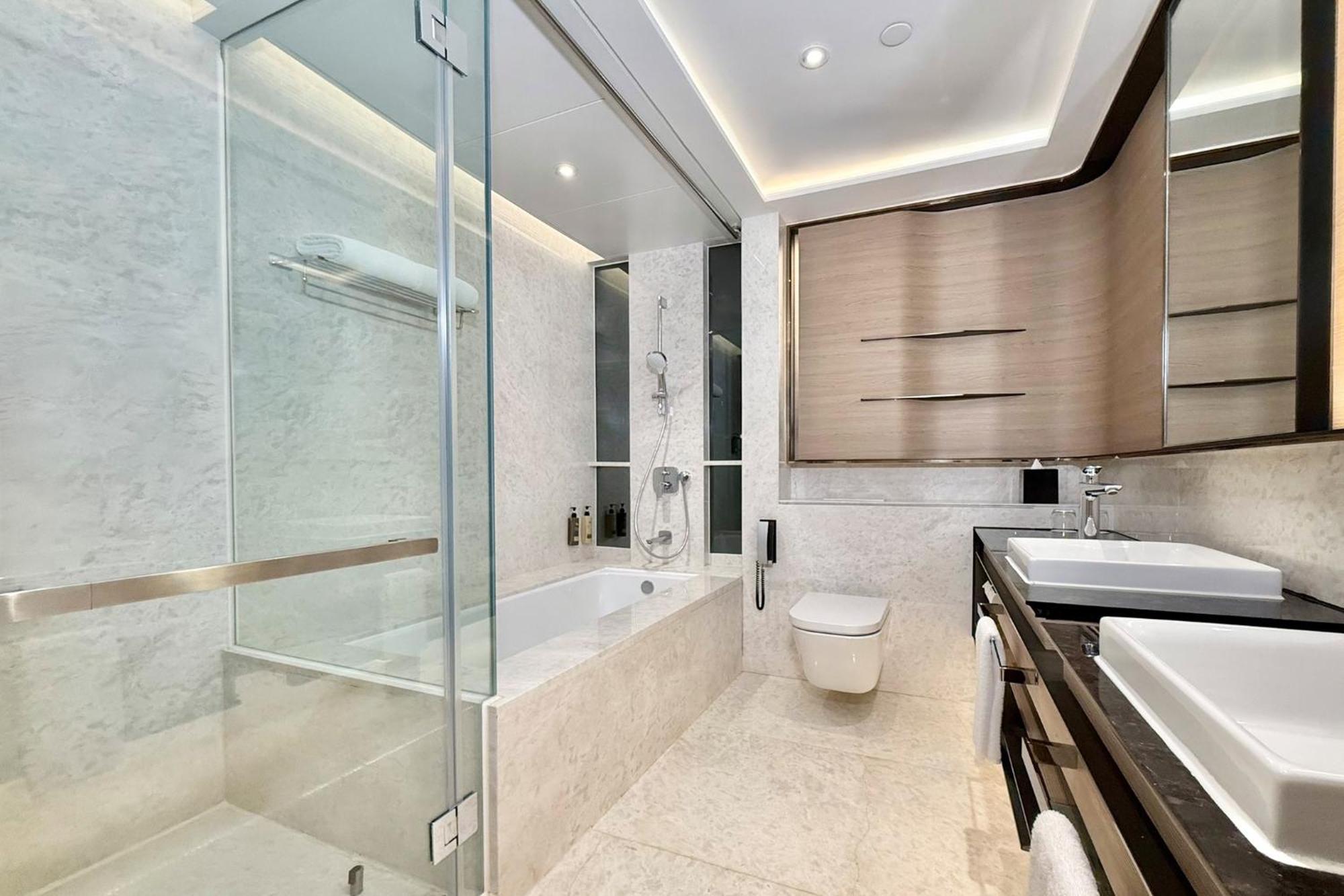 Tower Premium Harbourview Suite