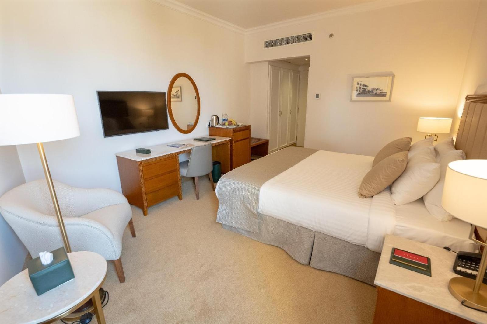 Deluxe Room with Baron Palace View
