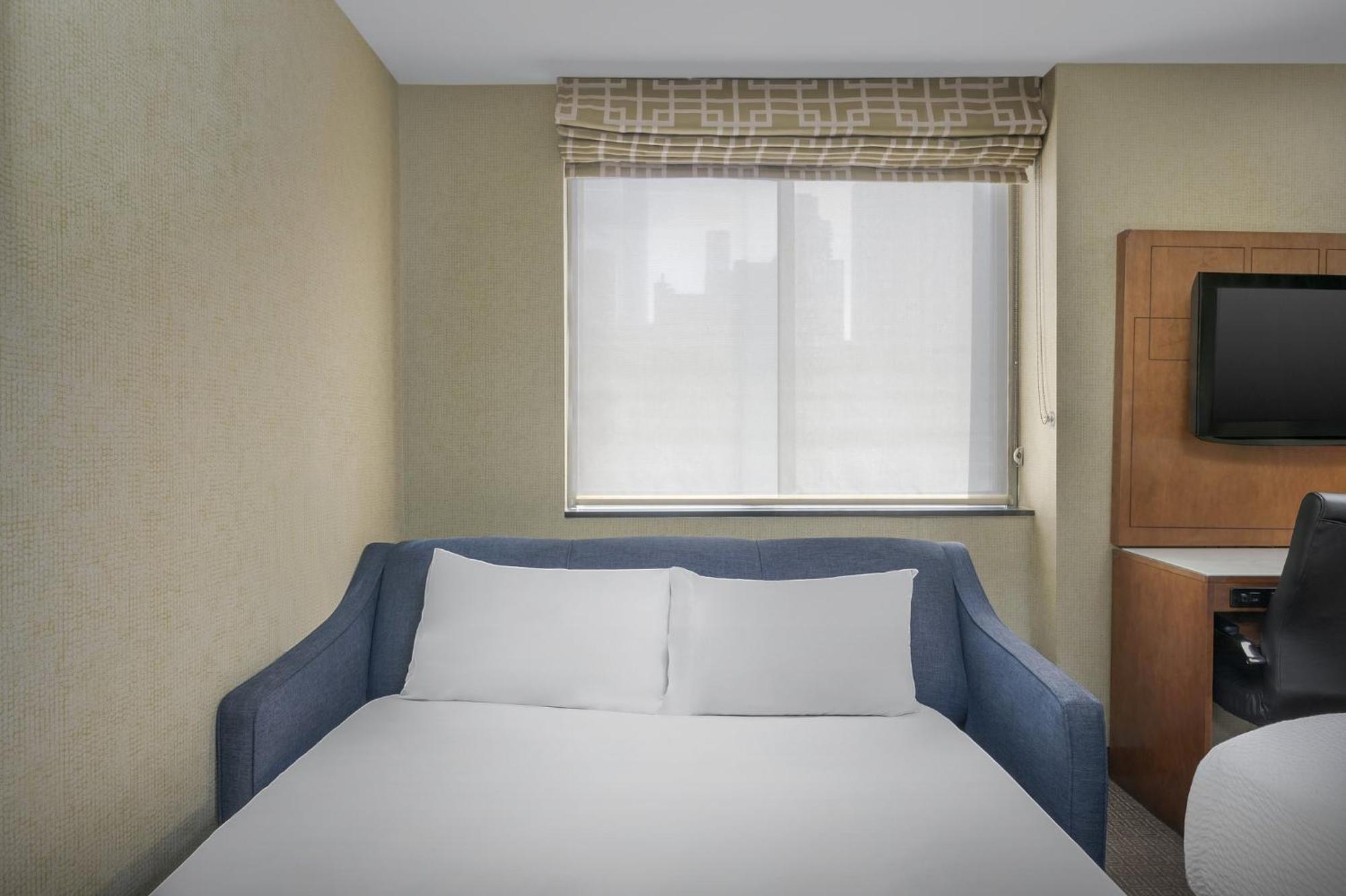 Standard King Room Sofa Bed