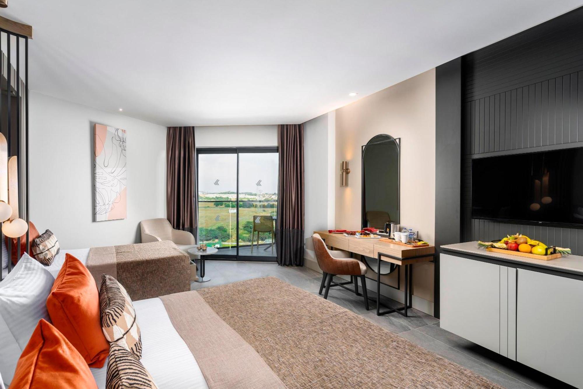 Honeymoon Room,1687575124:JPEG