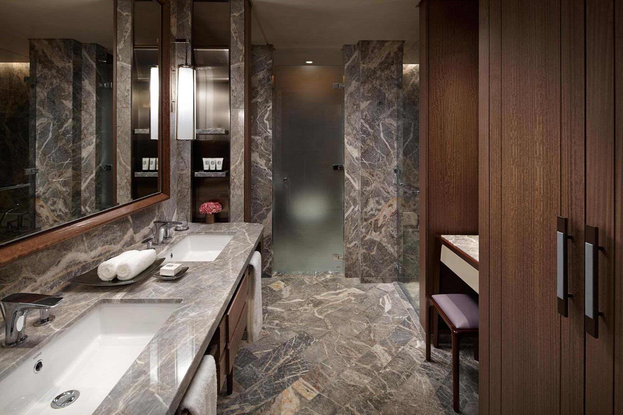 Premier Suite Twin