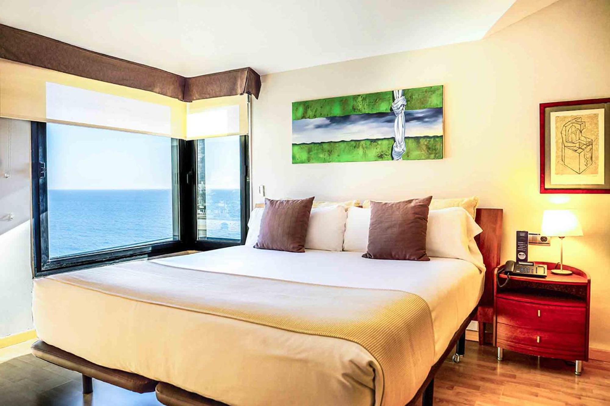 Suite med queensize-seng og spabad