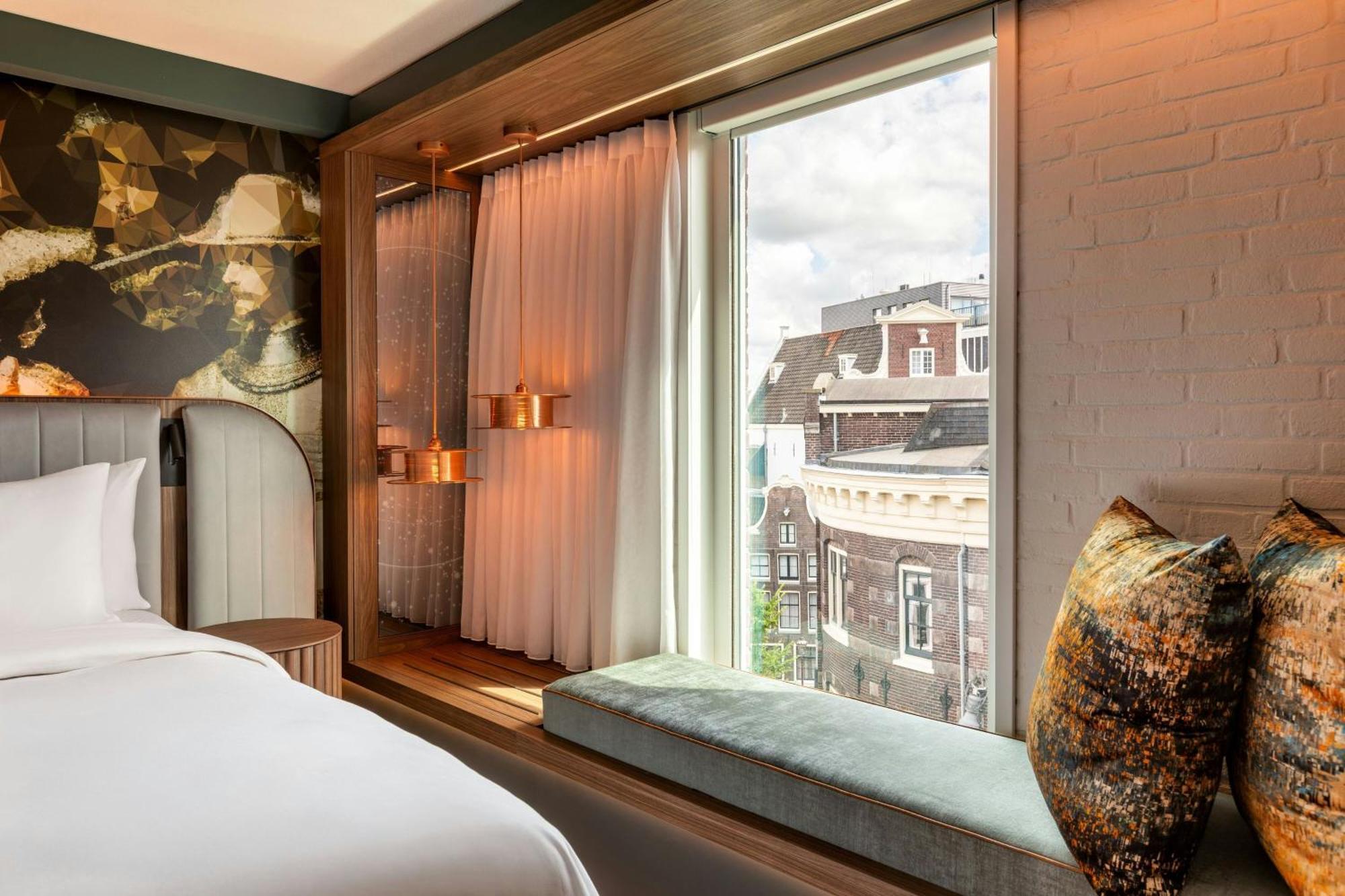Rom Deluxe med king-size-seng og byutsikt