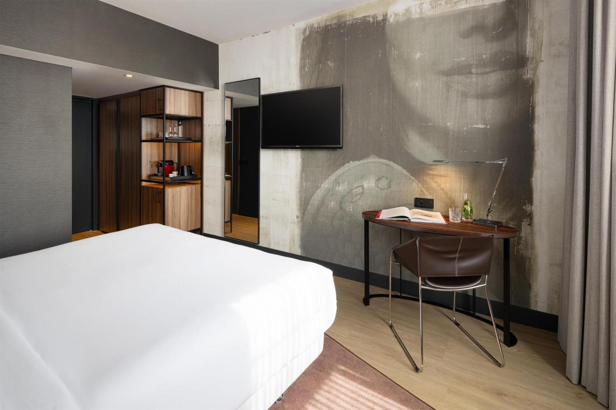 Superior View Room