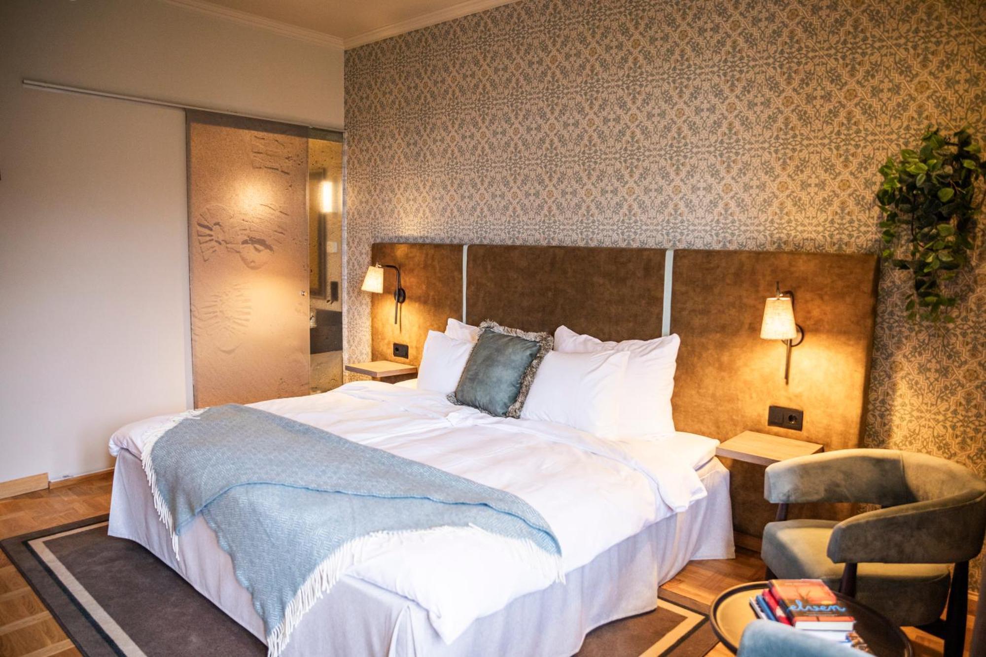 Deluxe Double Room City View