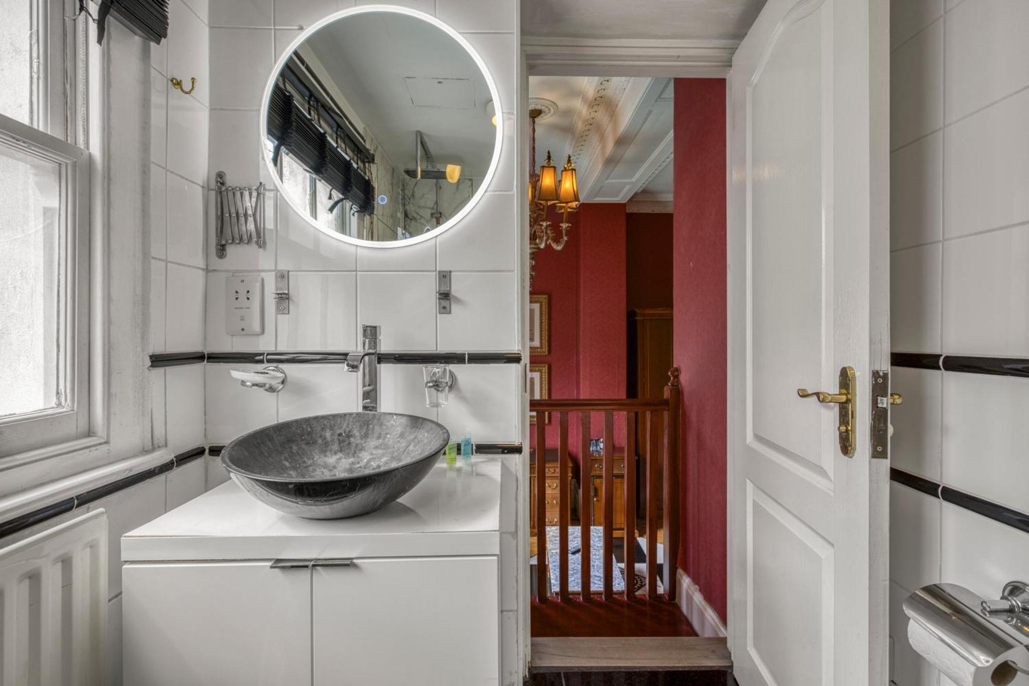 Senior Suite,1697858419:JPEG