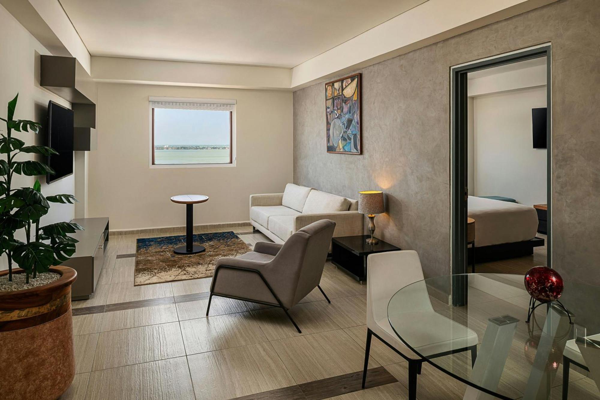 Jr Suite Lagoon view, 1 King+ Complimentary open bar,1697986313:JPEG
