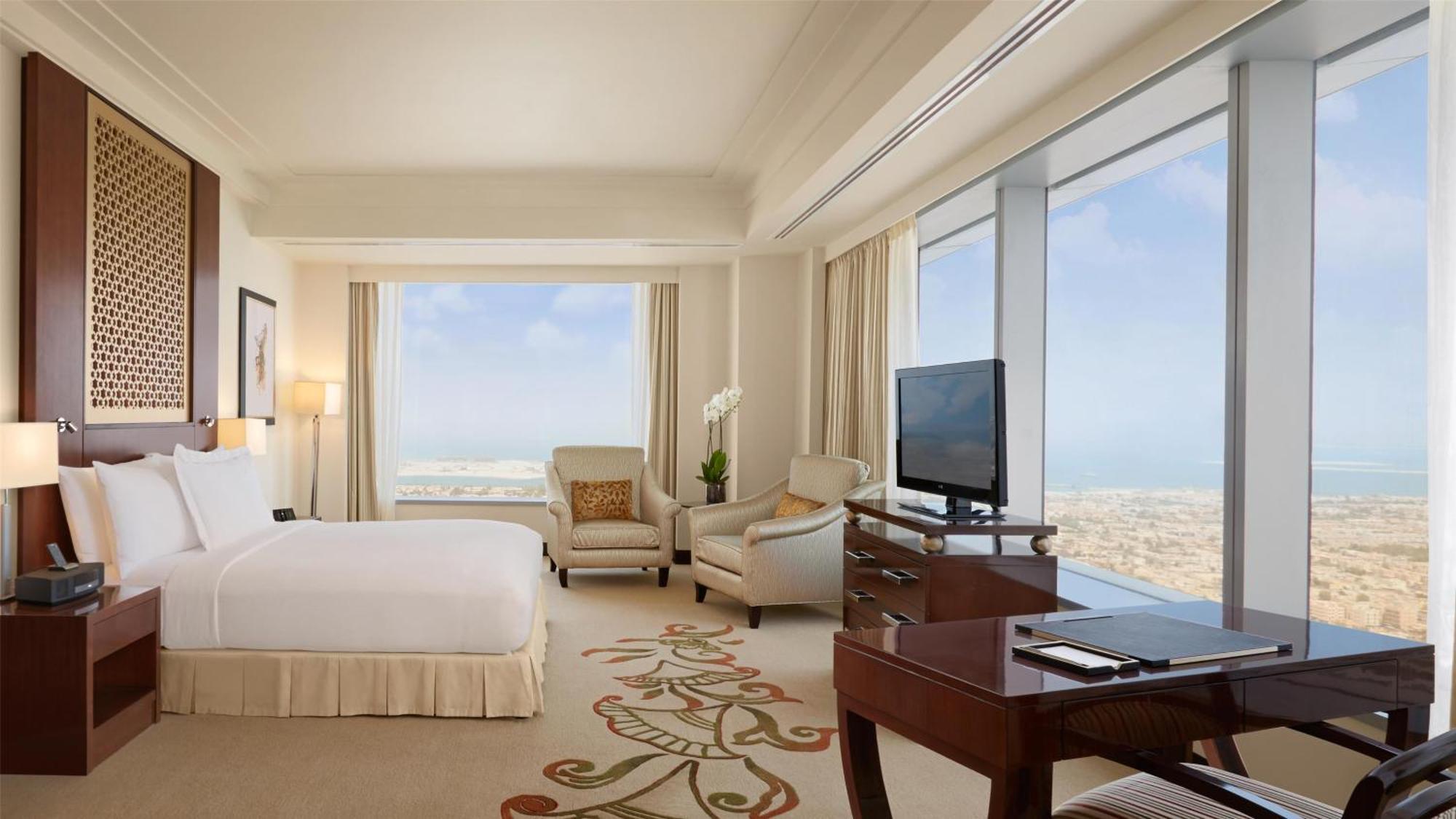 Executive King Suite Lounge Access
