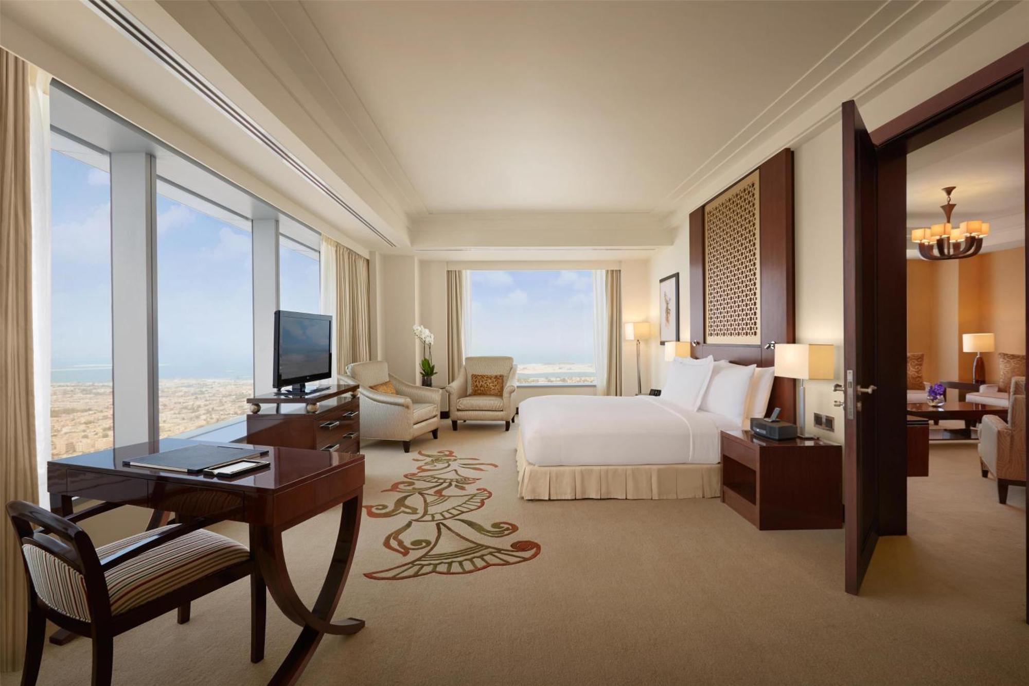 Executive King Suite Lounge Access