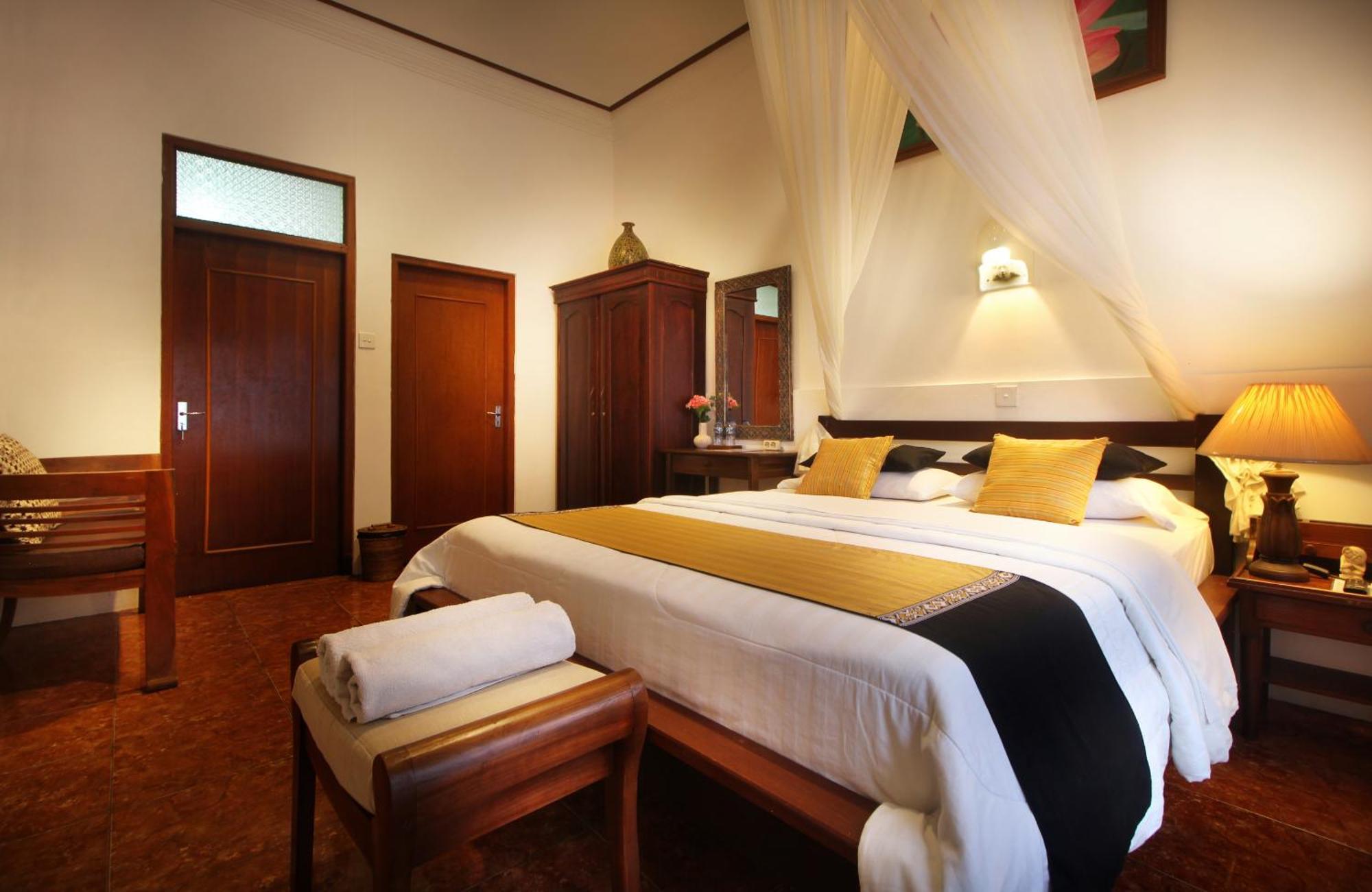 Standard Double Room Kitchenette