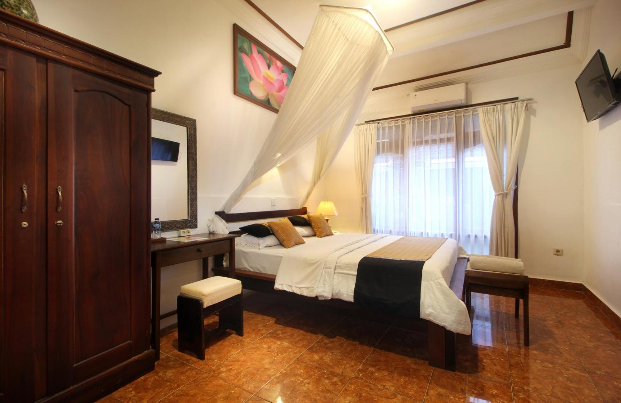 Standard Double Room Kitchenette