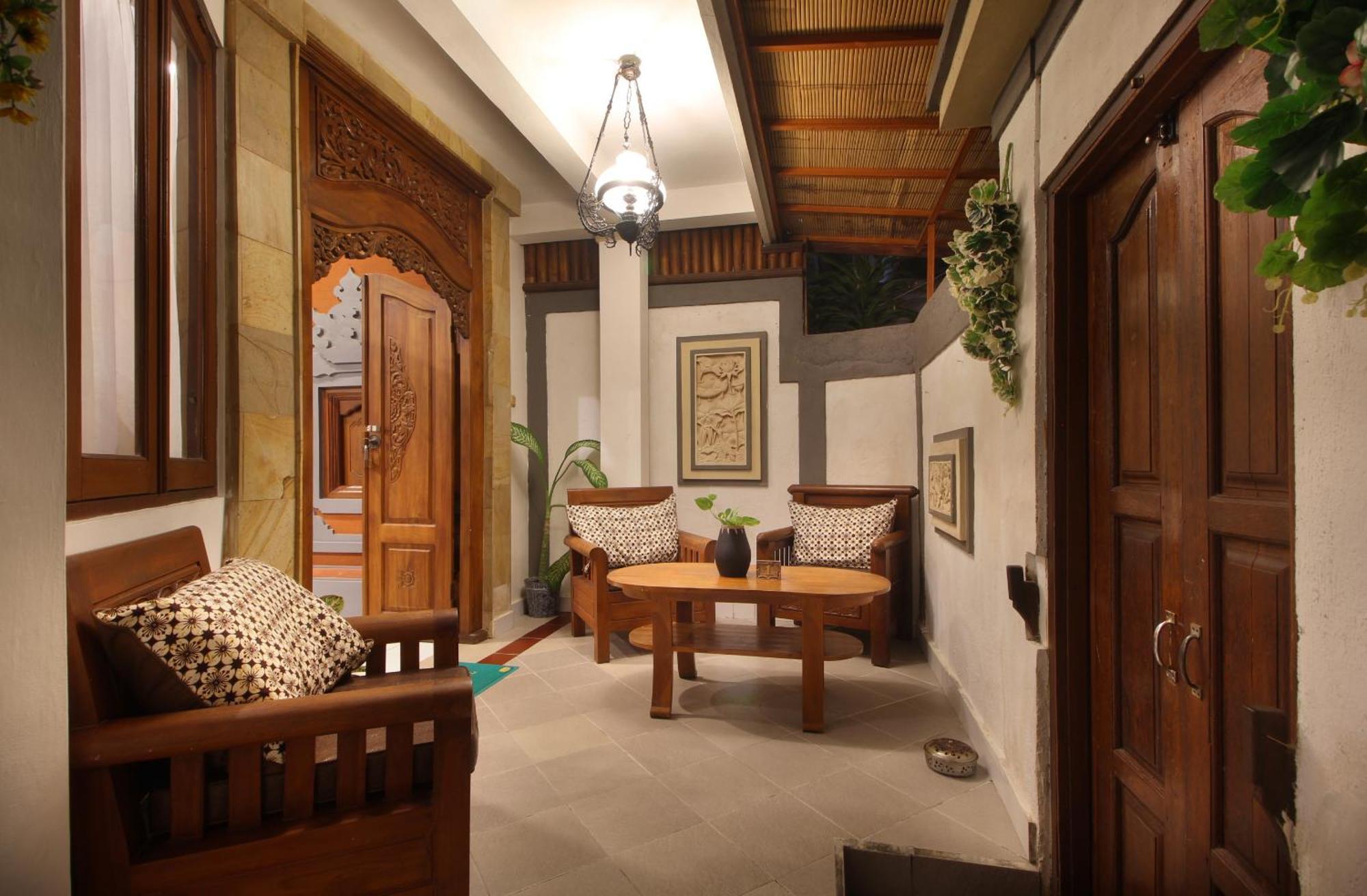 One-Bedroom Suite Kitchenette