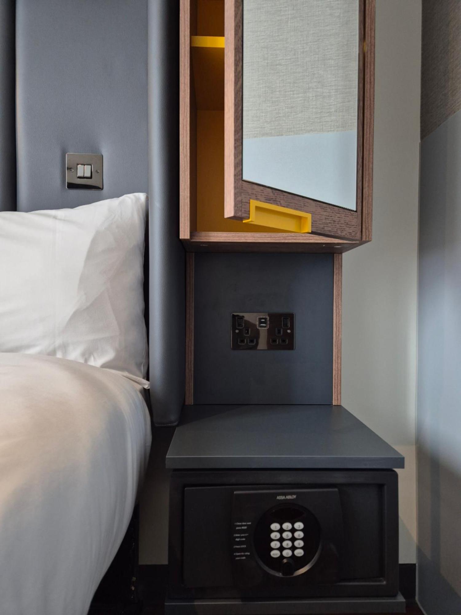 Cosy Twin Room Window