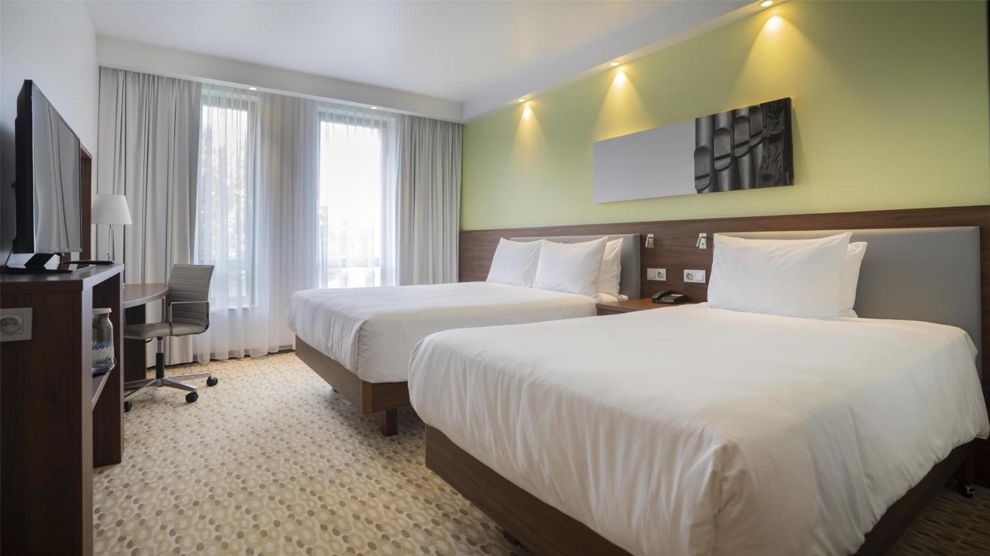 Queen Room One Queen Bed One Twin Bed